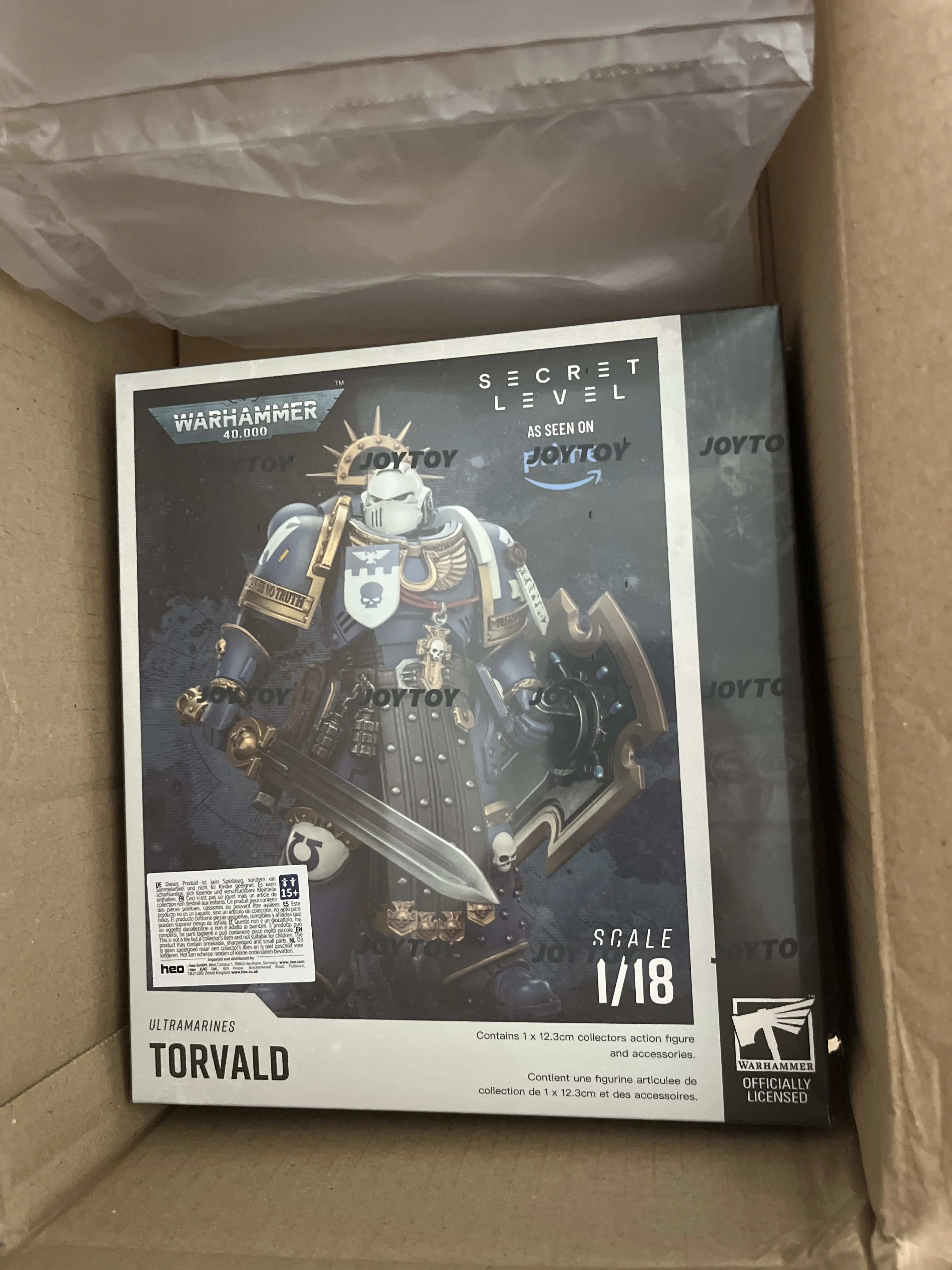 Warhammer 40,000 Action Figure Ultramarines Torvald s Power Sword, Stormshield a Bolt Pistol 13 cm produktová fotografia