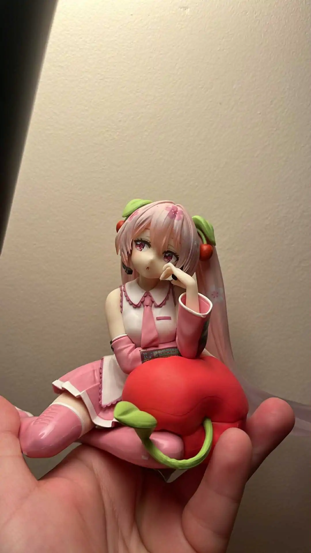 Hatsune Miku PVC Soška Desktop Cute Figure Sakura Miku Cherry Cushion Ver. 13 cm produktová fotografia