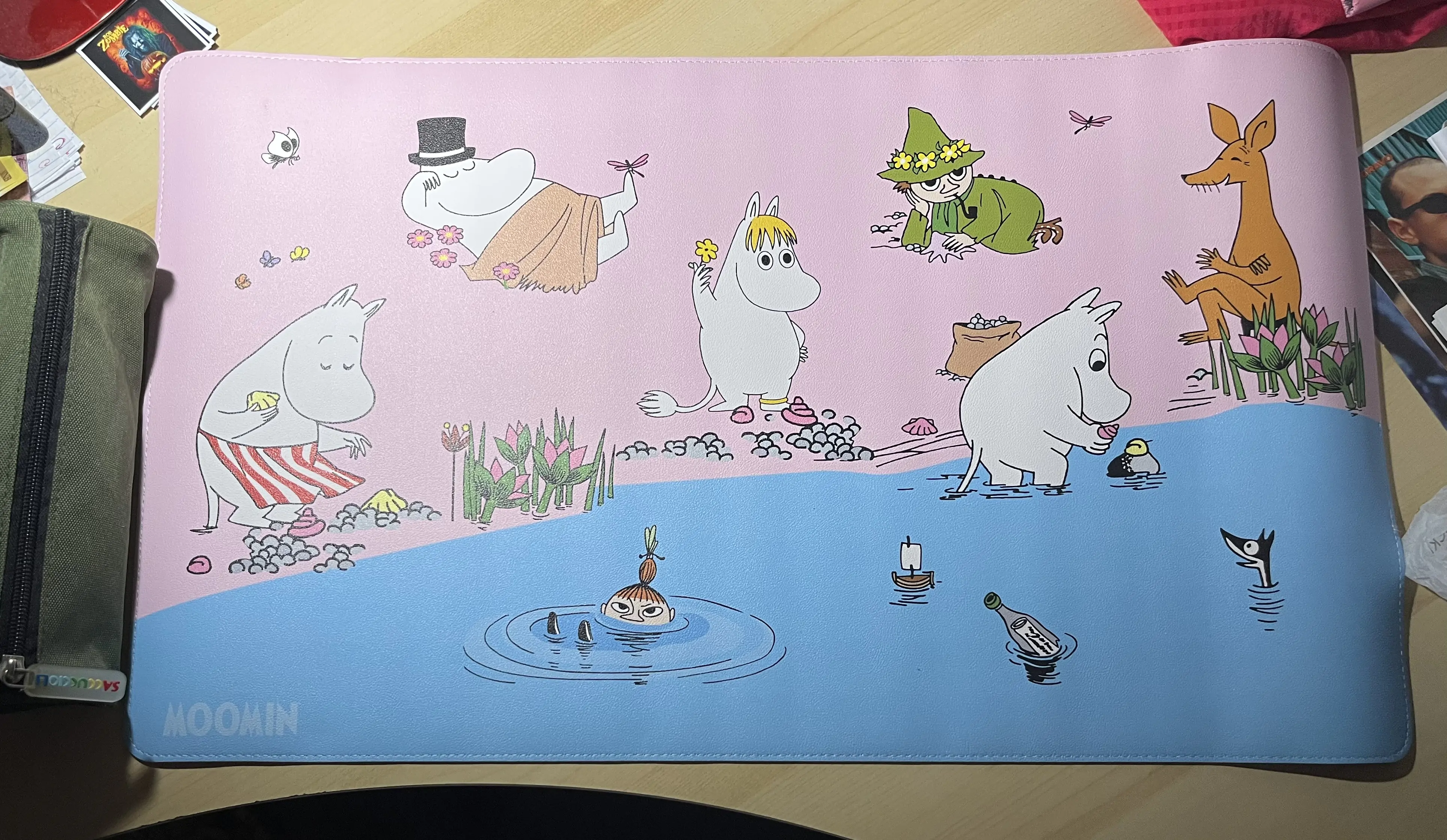 Gaming podložka na stôl Moomin produktová fotografia