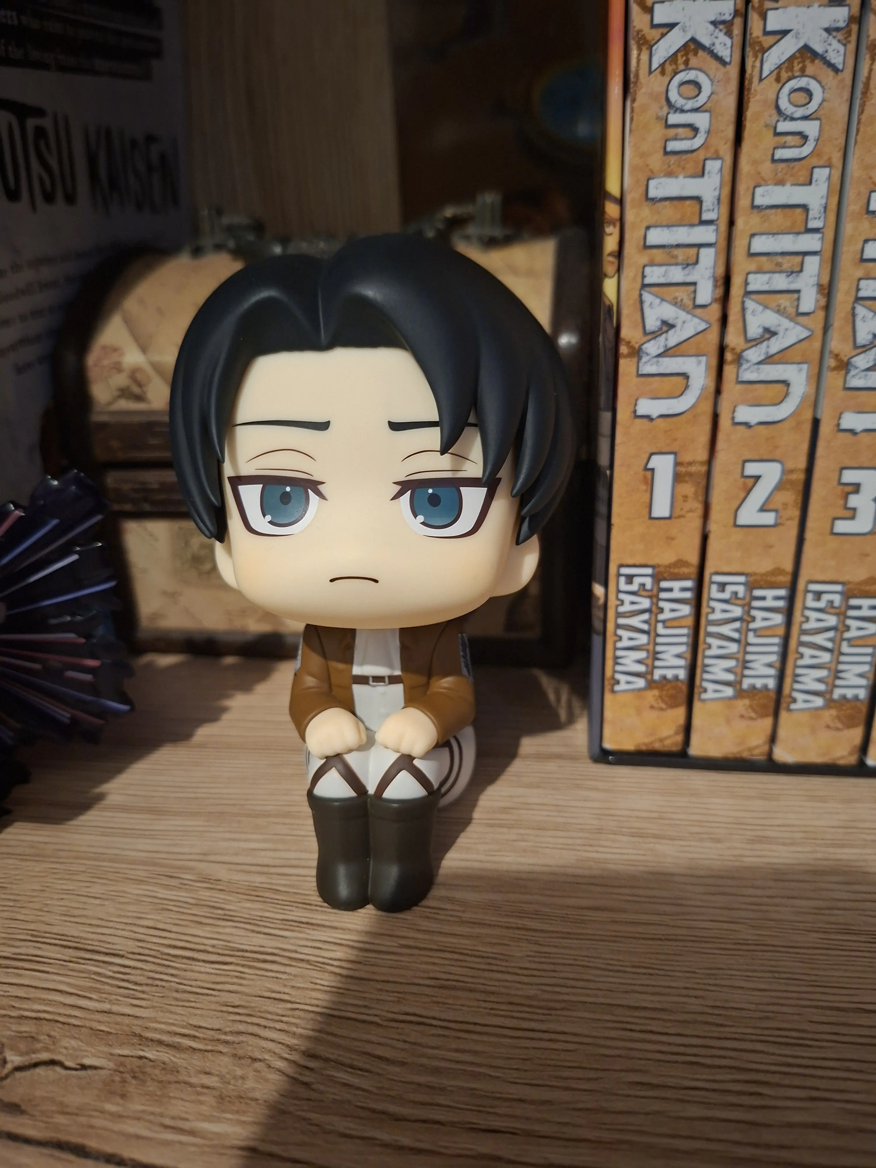 Attack on Titan Look Up PVC Socha Levi 11 cm produktová fotografia