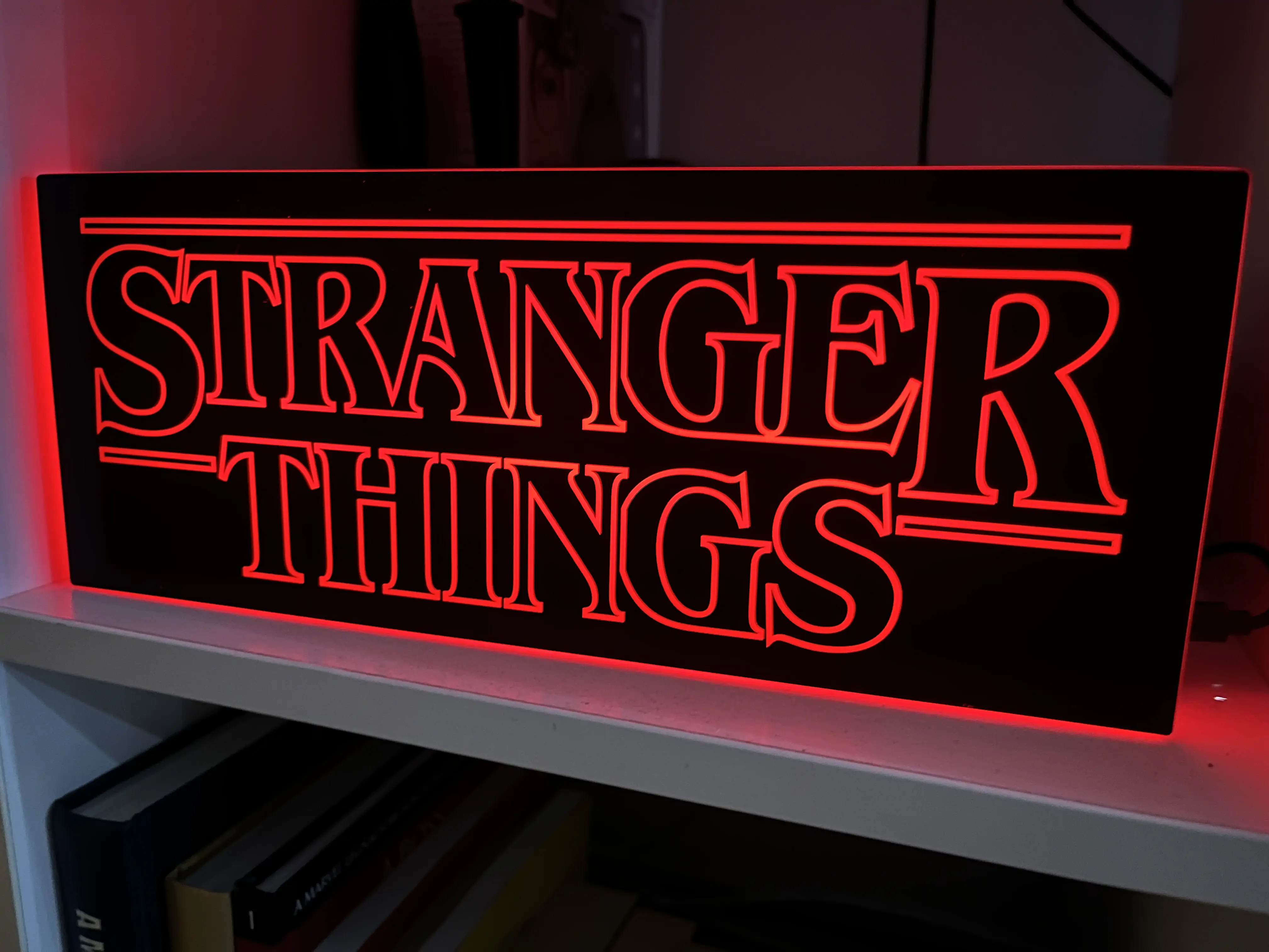 STRANGER THINGS - Logo Svetlo produktová fotografia