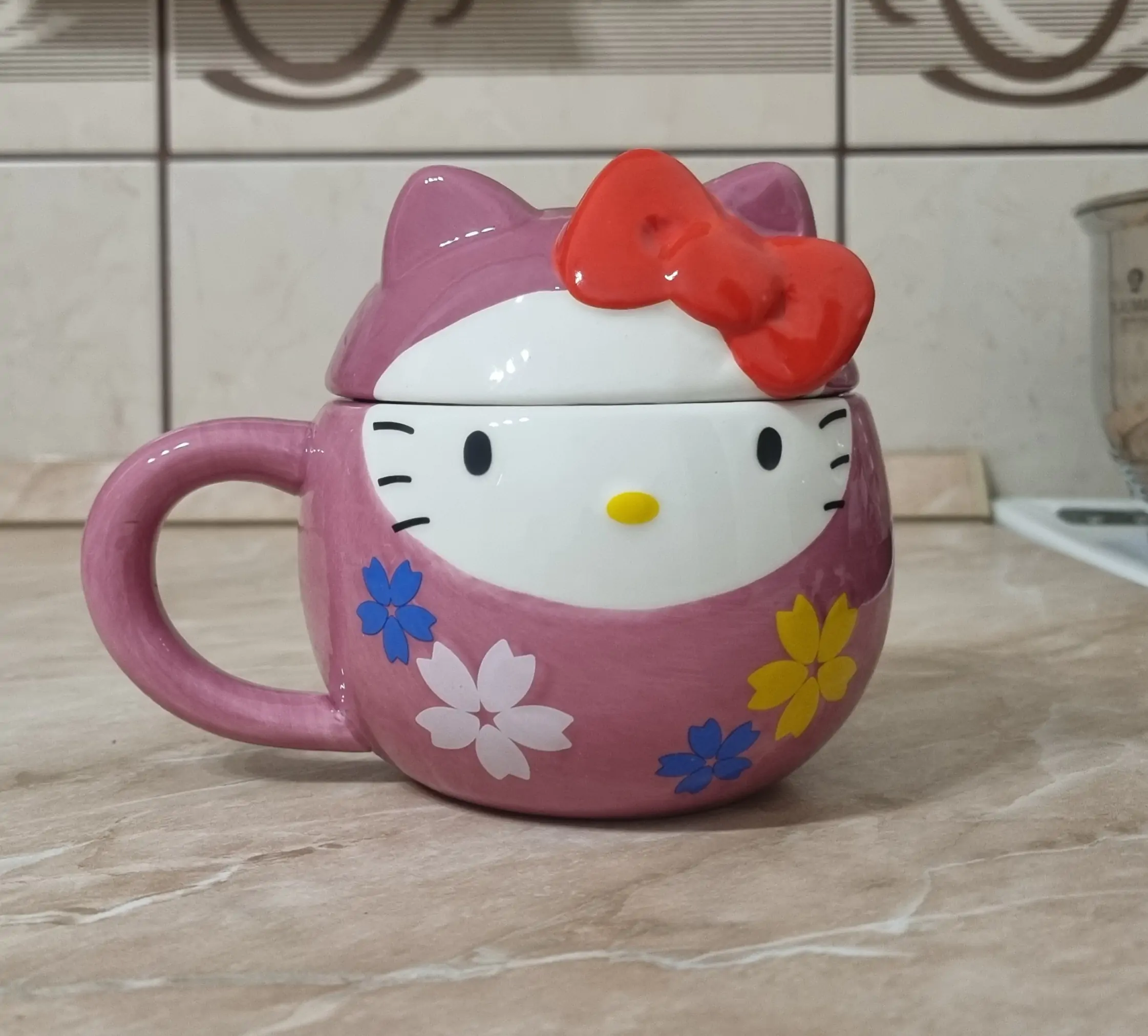 Sanrio 3D Hrnček Hello Kitty Kitty Daruma produktová fotografia