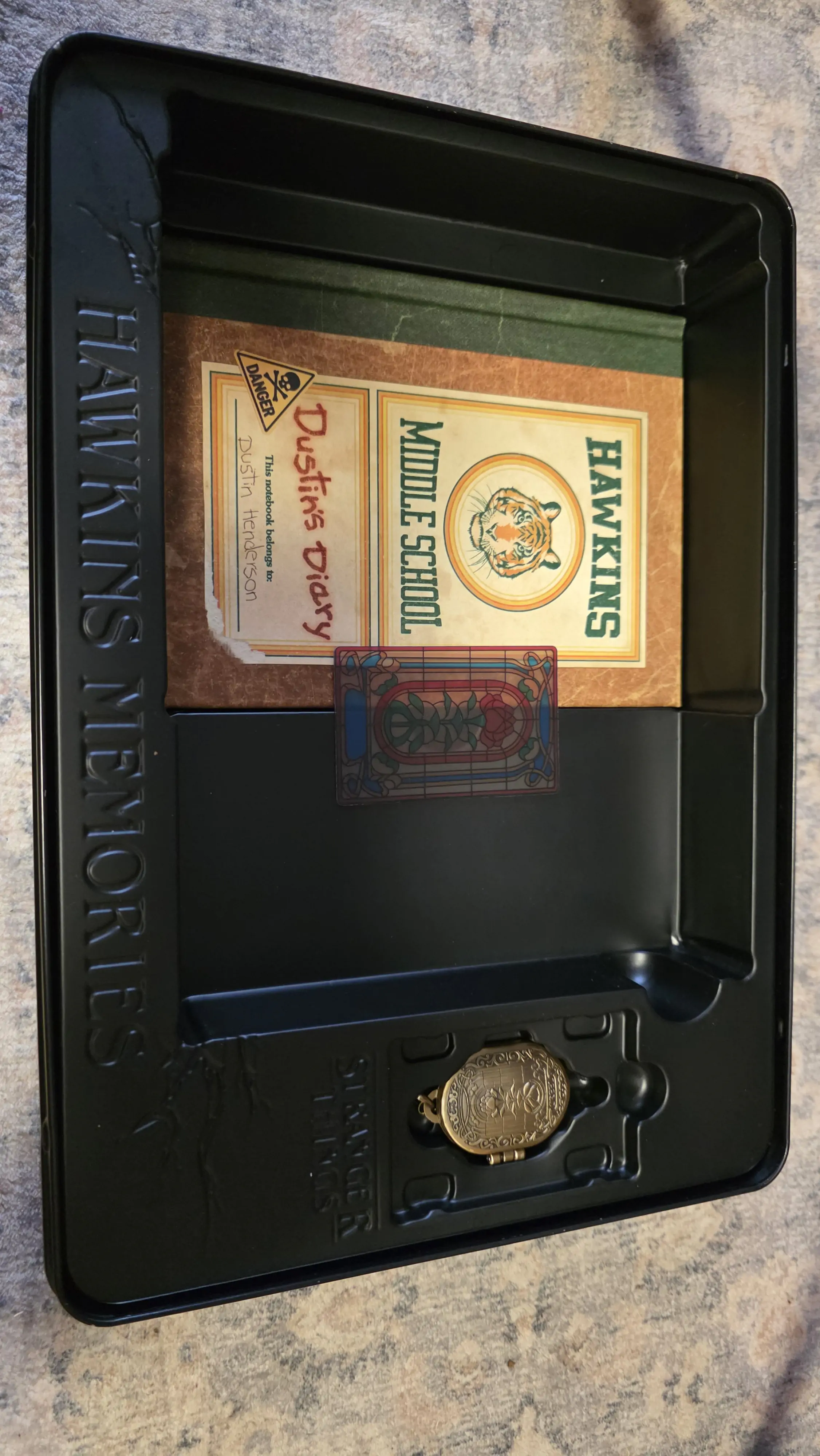 Stranger Things Hawkins Memories Kit Vecna´s Course Limited Edition - Súprava spomienok produktová fotografia