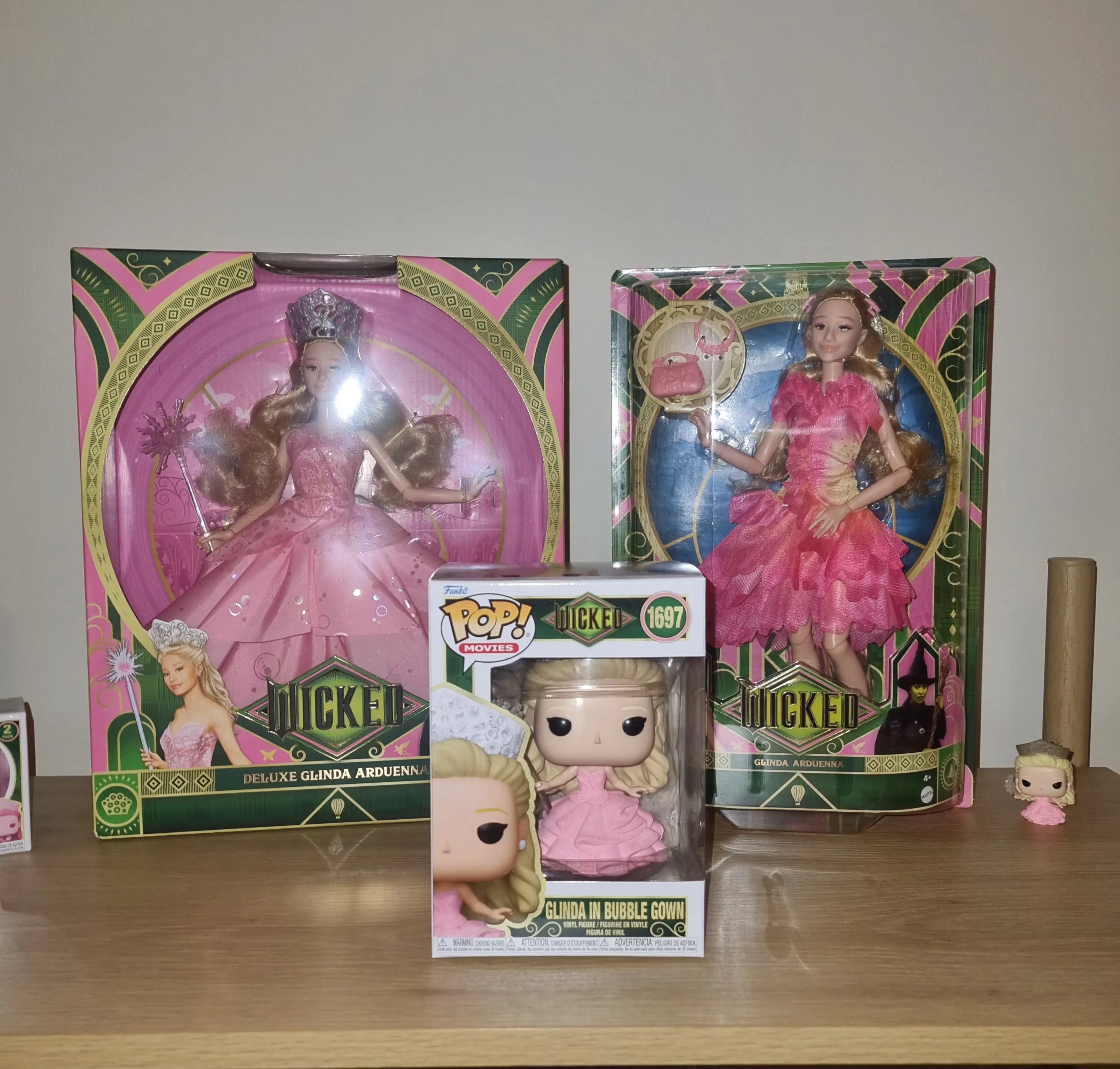 Funko POP figúrka Wicked Glinda in Bubble Gown produktová fotografia
