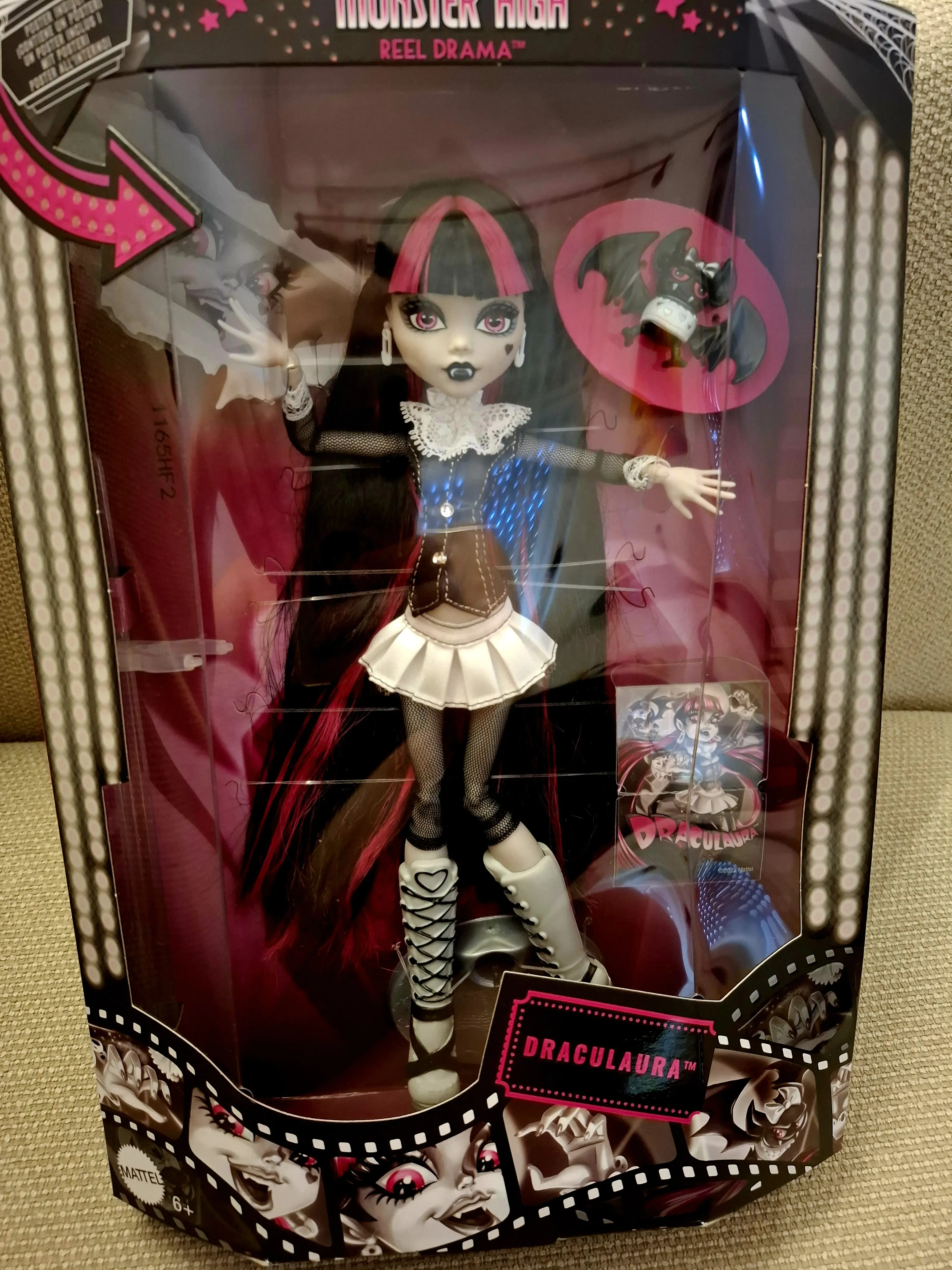 Monster High Reel Drama Draculaura bábika produktová fotografia