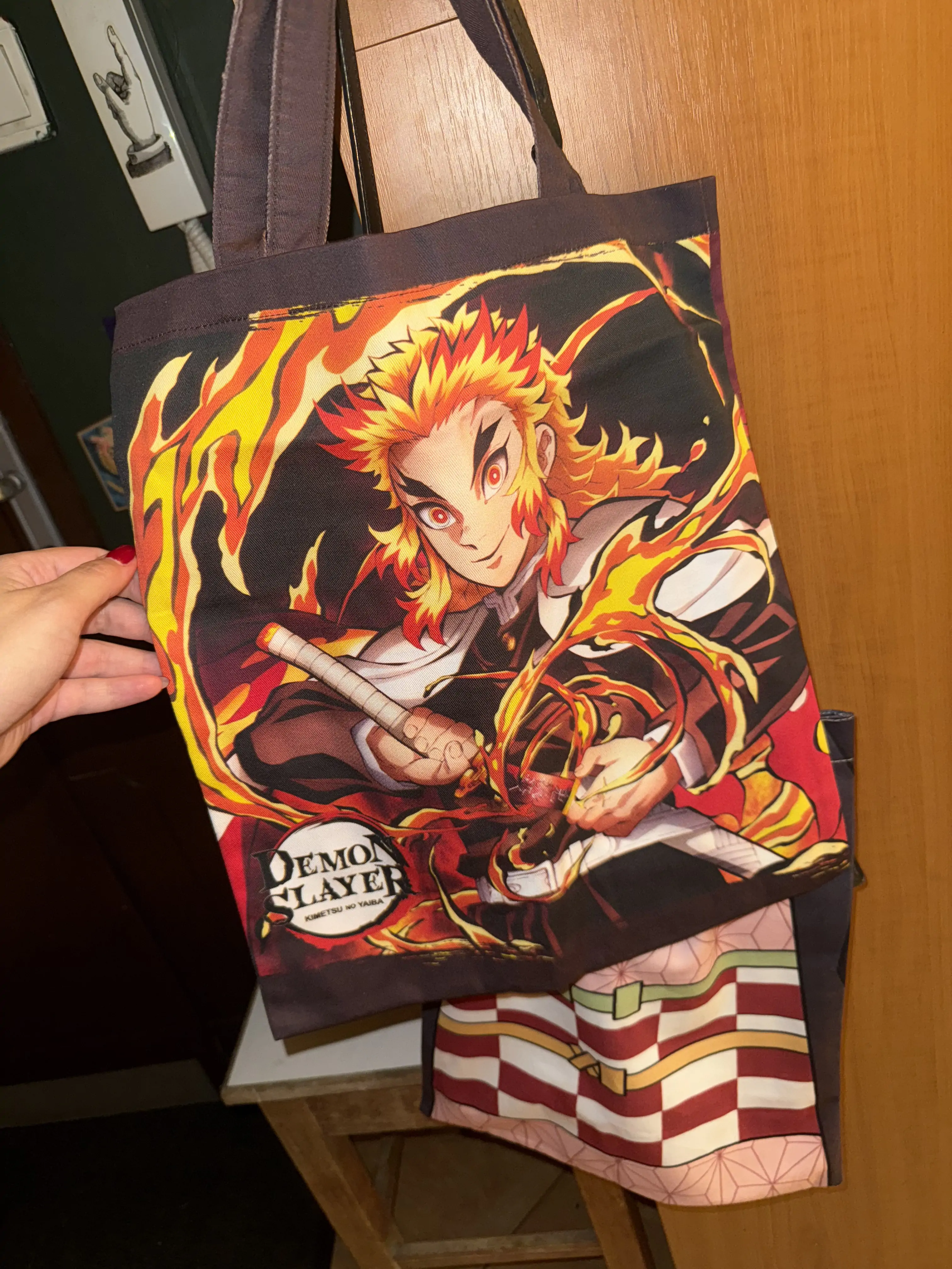 Demon Slayer: Kimetsu no Yaiba Tote taška Kyojuro Rengoku produktová fotografia