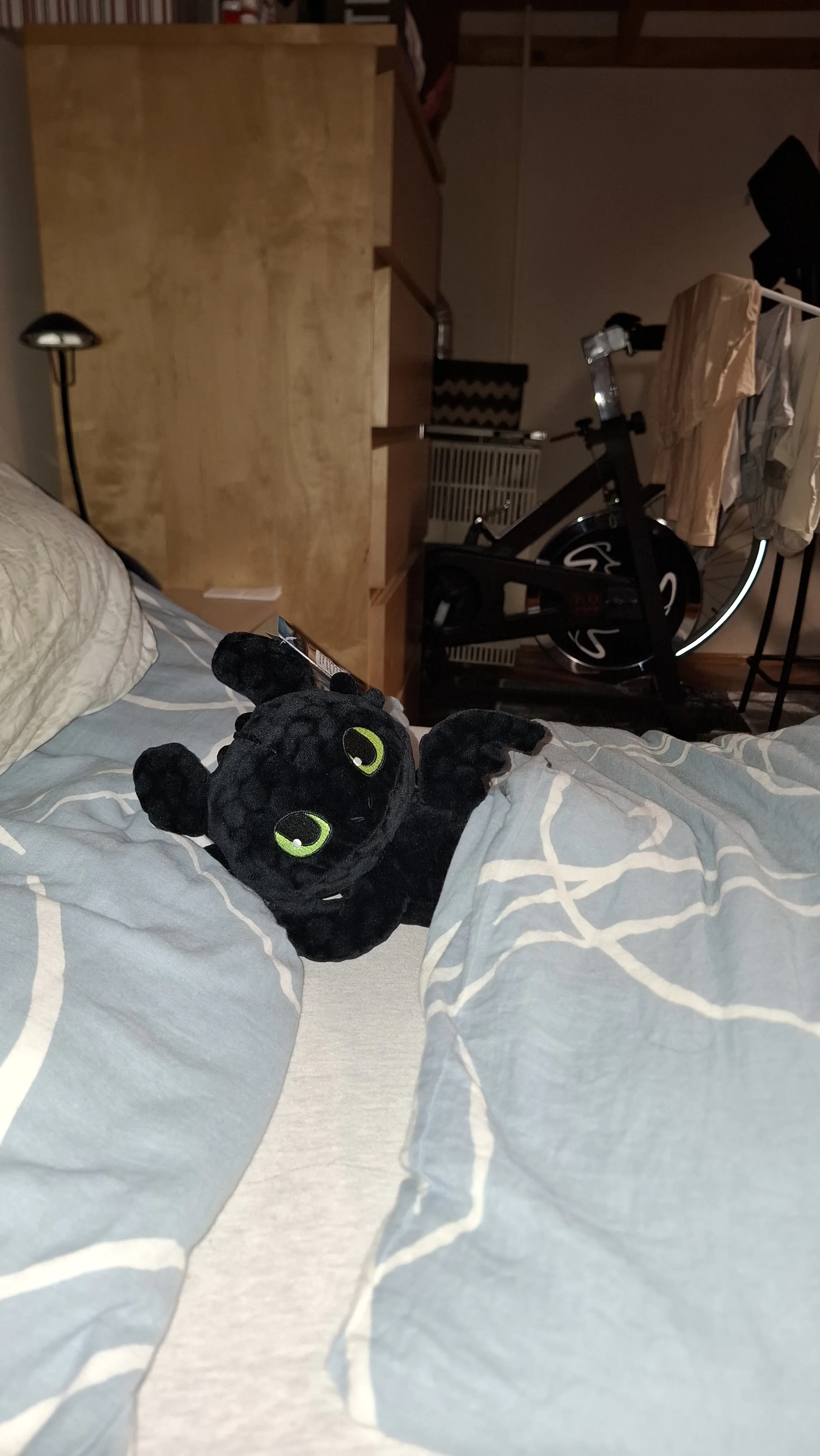 Ako vycvičiť draka Plyšová figúrka Toothless Lying Version 30 cm produktová fotografia