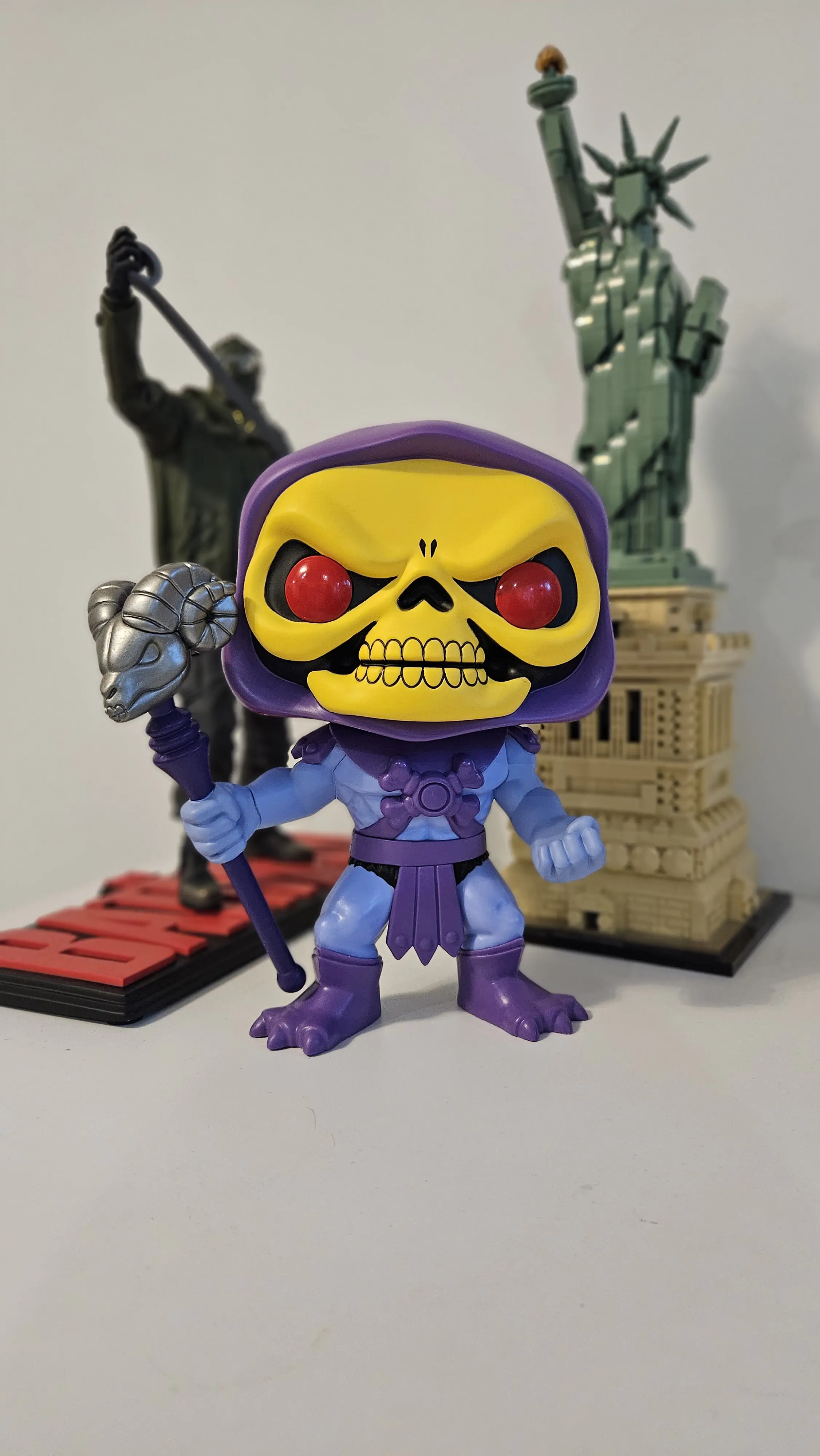 Masters of the Universe Super Sized POP! Animation Vinyl Figúrka Skeletor 25 cm termékfotó