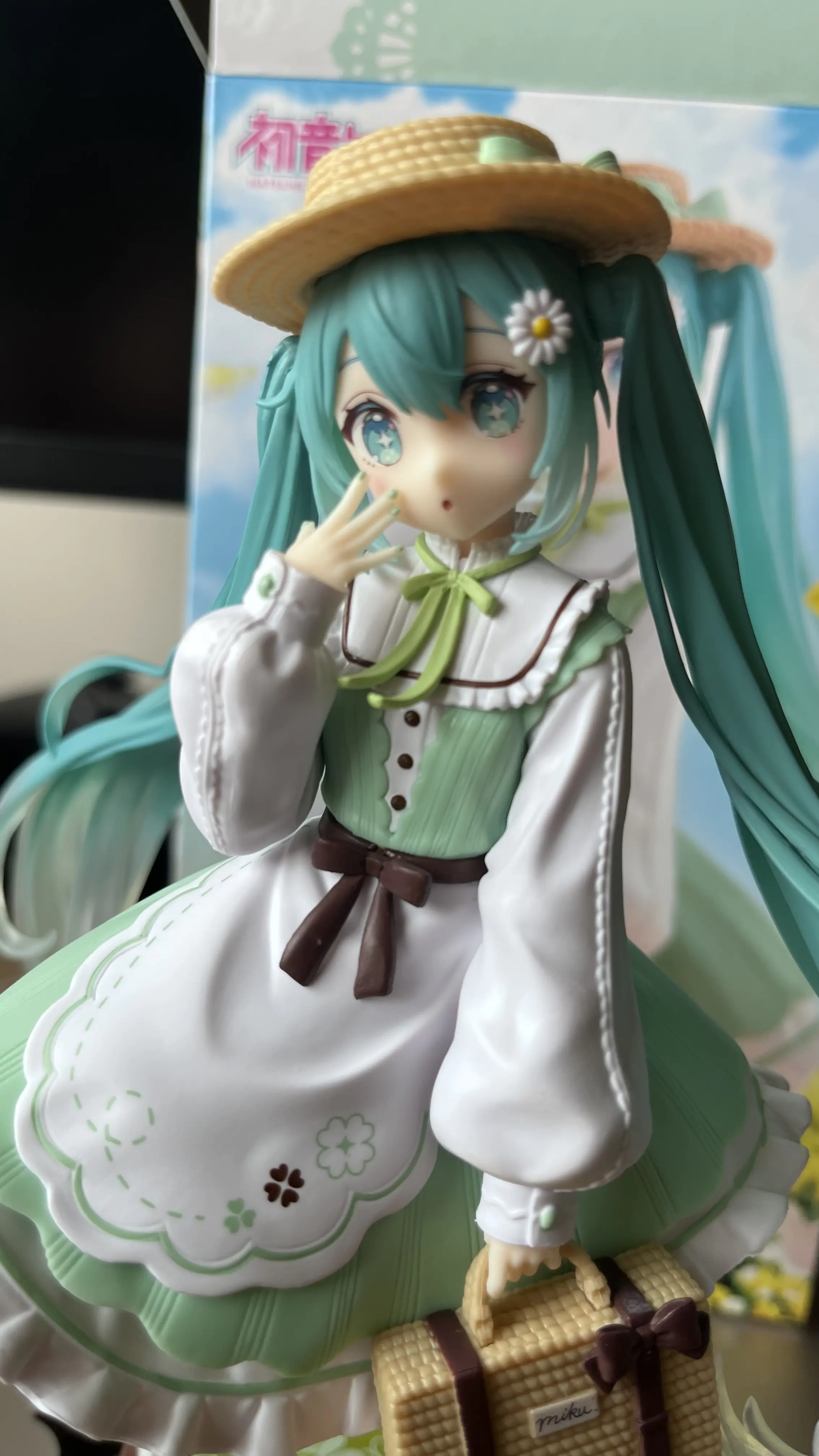Hatsune Miku PVC soška figúrka Hatsune Miku Fashion Country Ver. 18 cm produktová fotografia