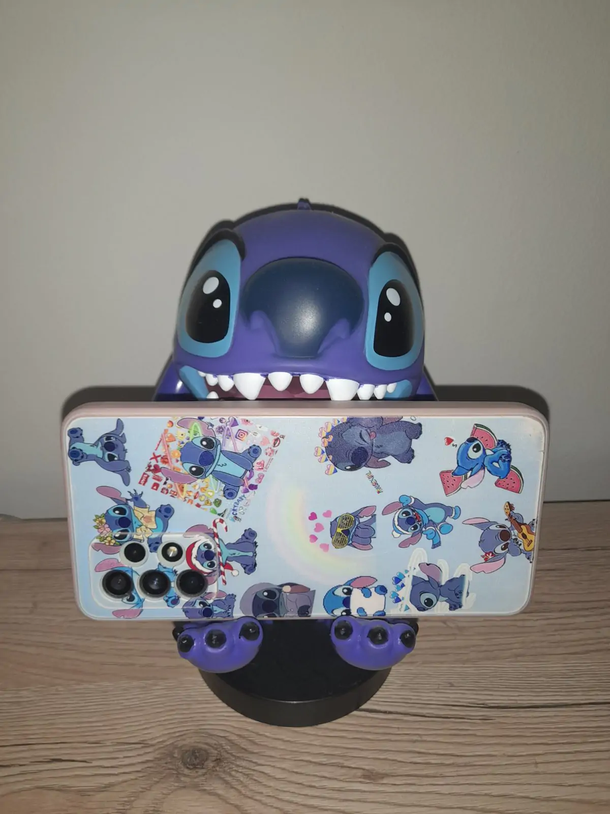Lilo & Stitch Cable Guys Nabíjací Stojan Smiley Stitch 21 cm produktová fotografia