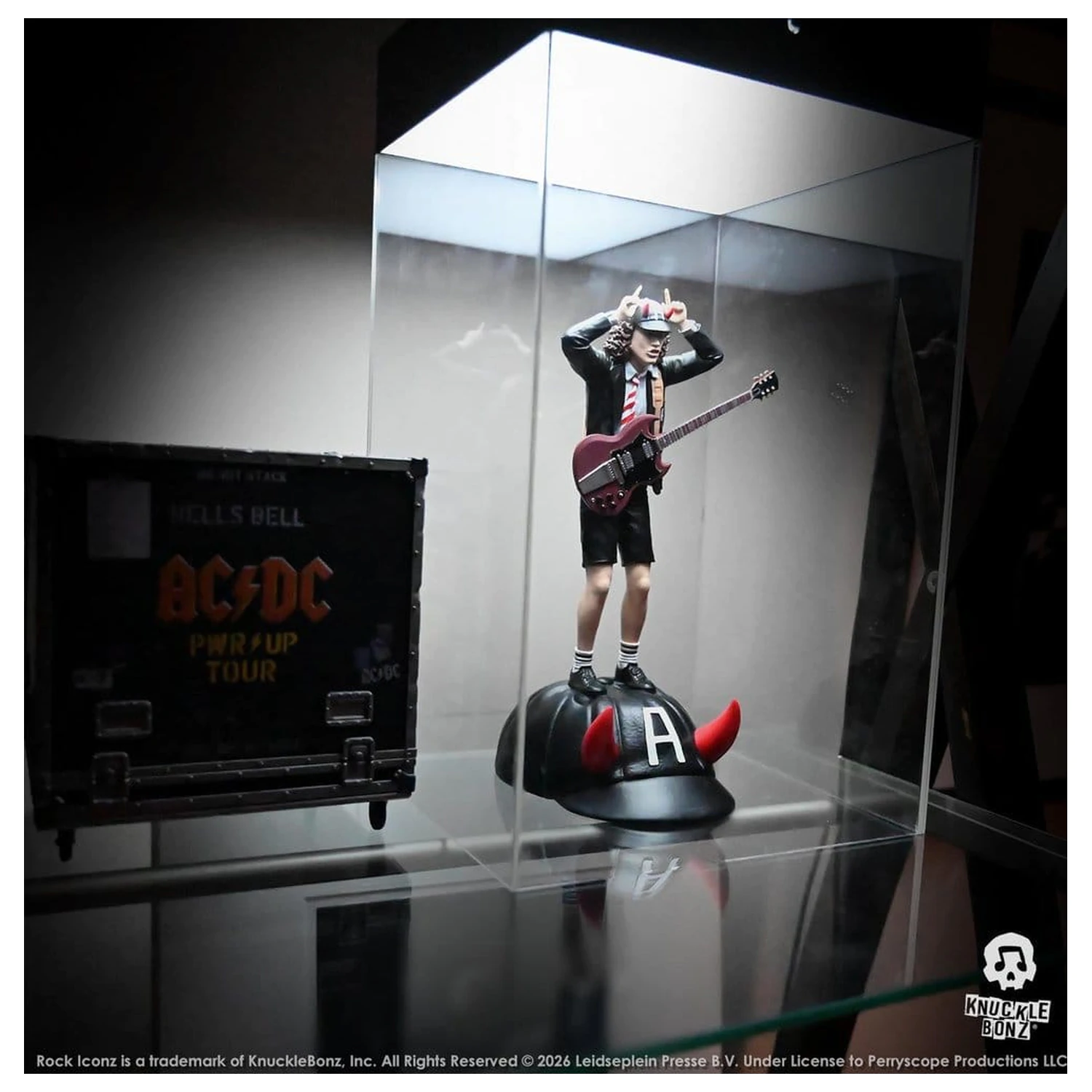 AC/DC Rock Iconz Figúrka Angus Young IV 23 cm produktová fotografia