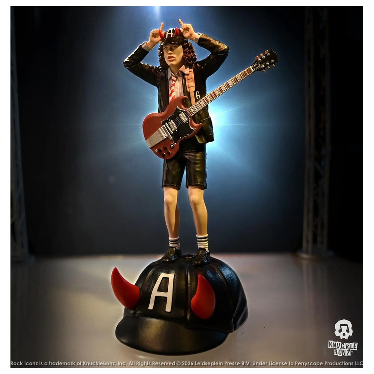 AC/DC Rock Iconz Figúrka Angus Young IV 23 cm produktová fotografia