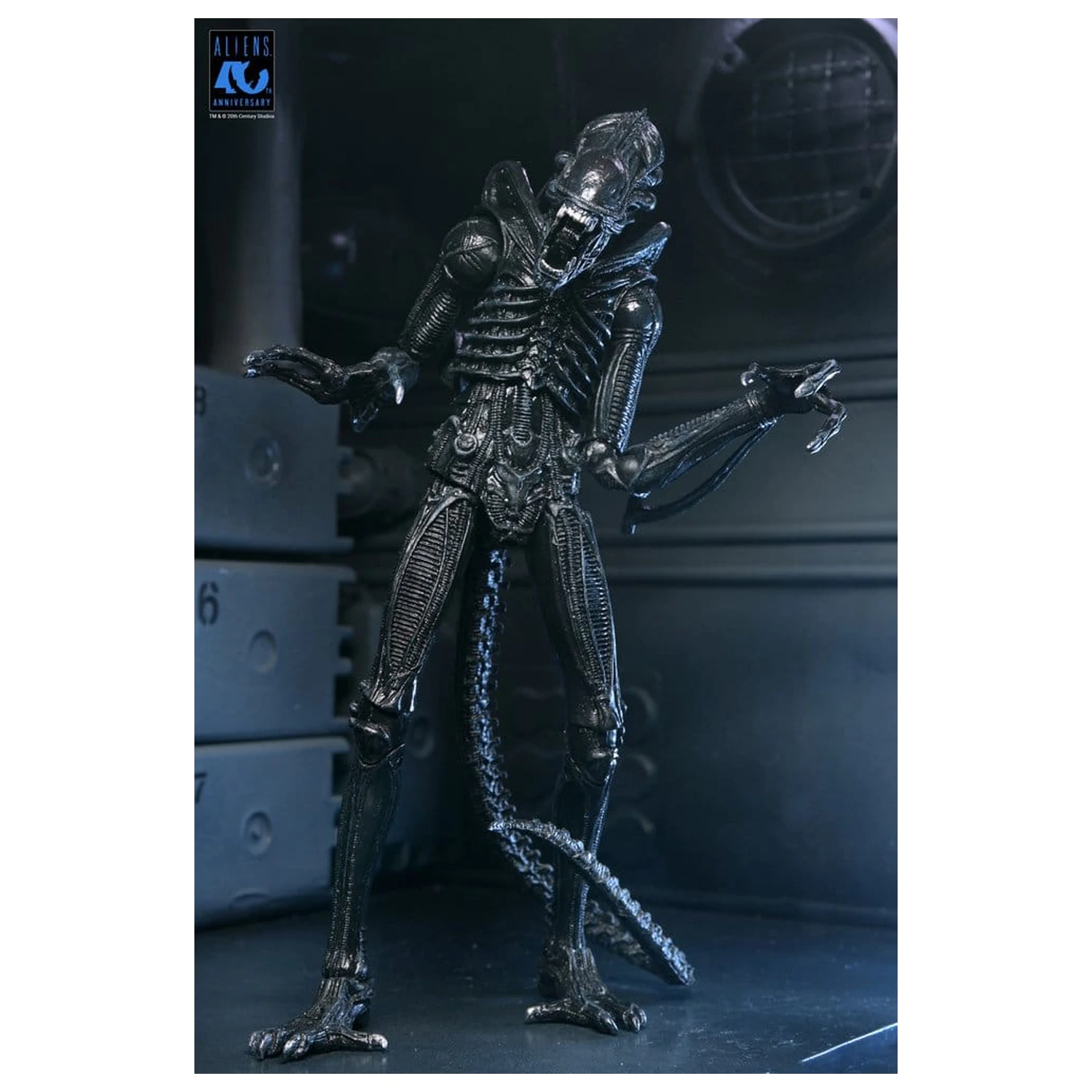 Aliens Ultimate Action Figure Warrior (1986) Xenomorph Black (40th Anniversary) 23 cm akčná figúrka produktová fotografia