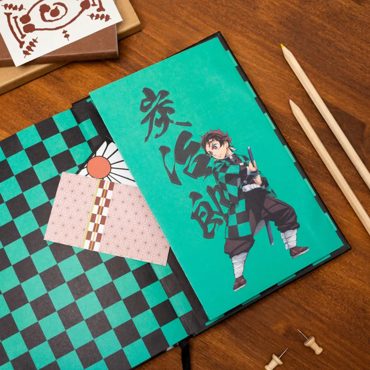 Demon Slayer Kimetsu no Yaiba A5 prémiový zápisník produktová fotografia