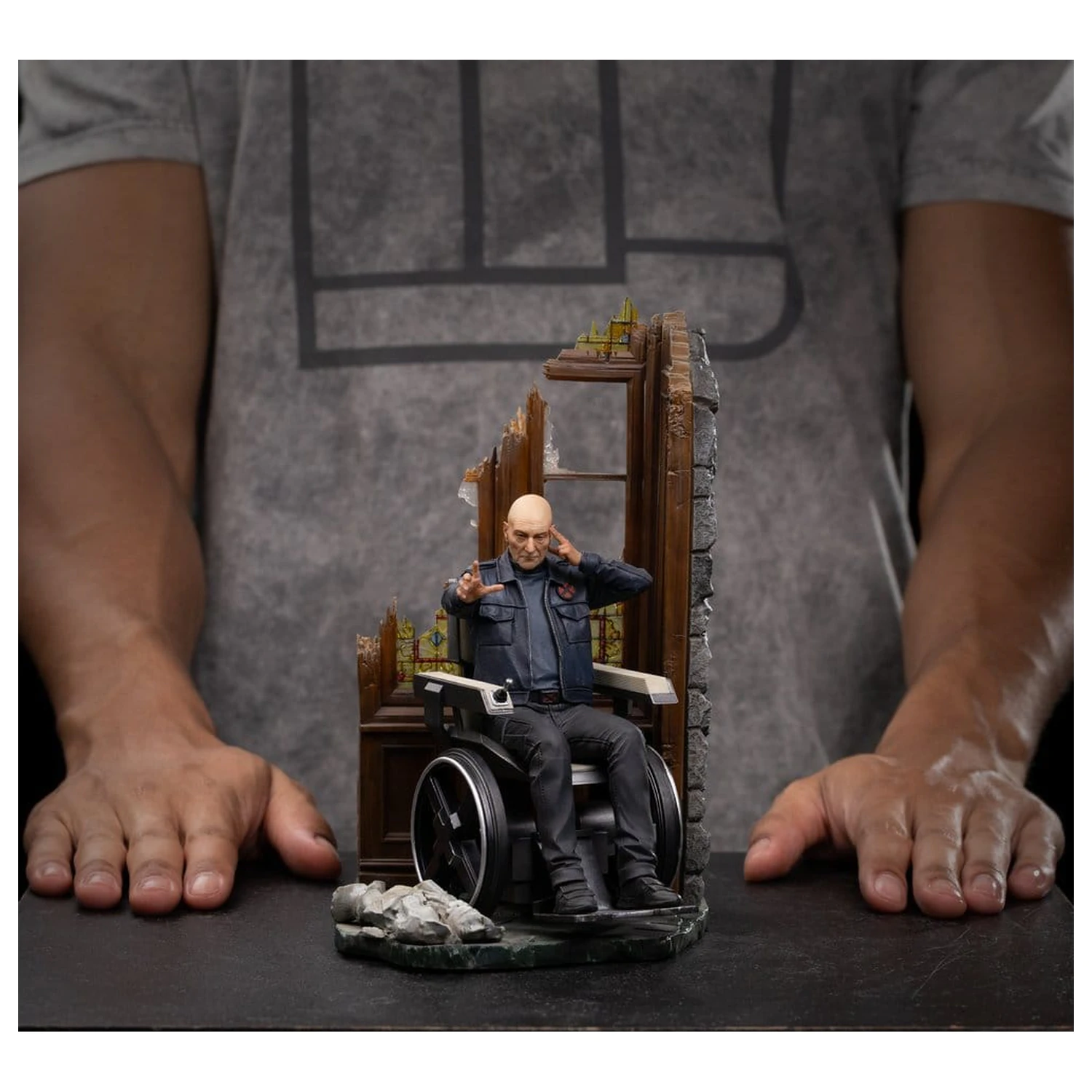 Avengers: Doomsday Art Scale Socha 1/10 Professor Xavier 30 cm produktová fotografia