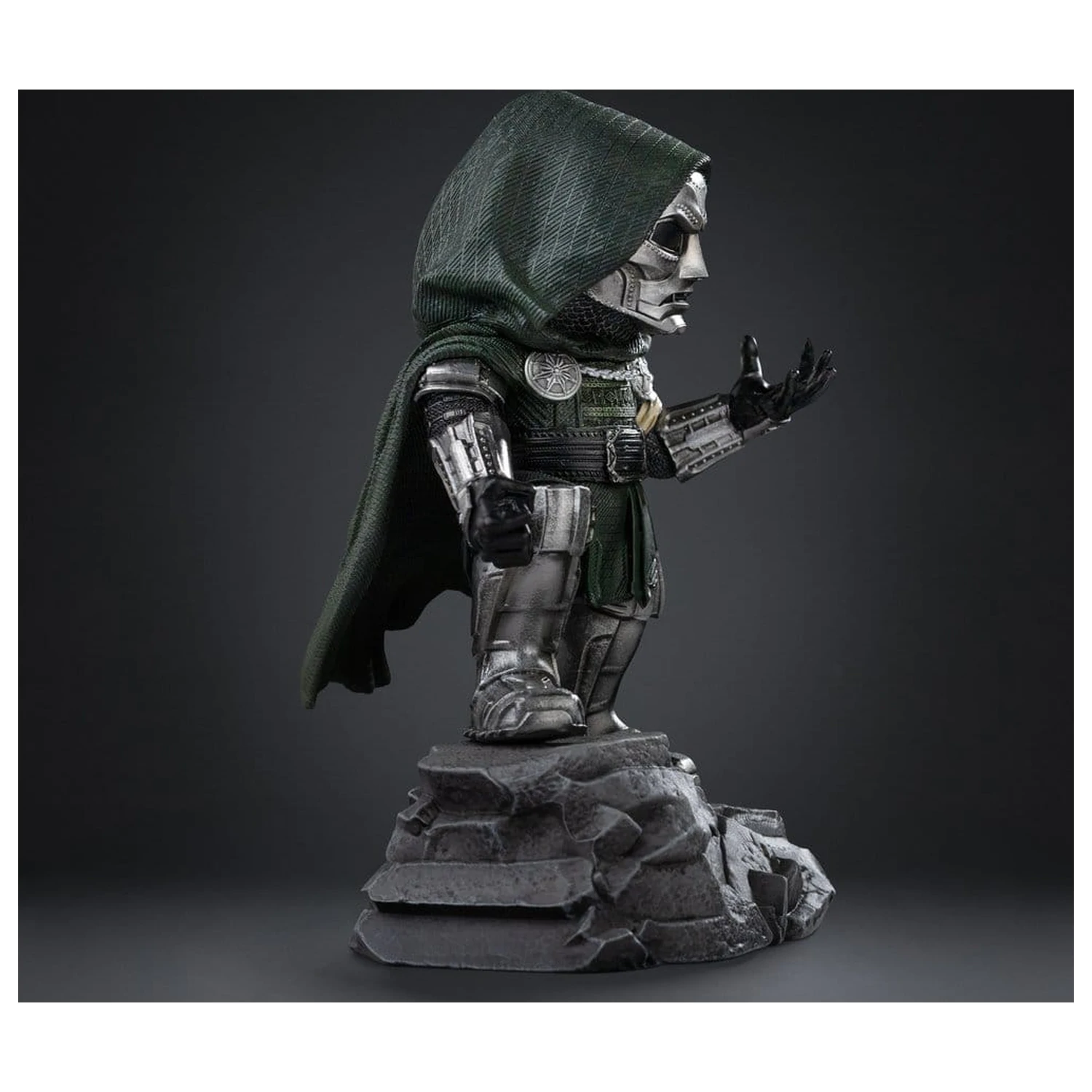 Avengers: Doomsday MiniCo socha Doctor Doom 15 cm produktová fotografia