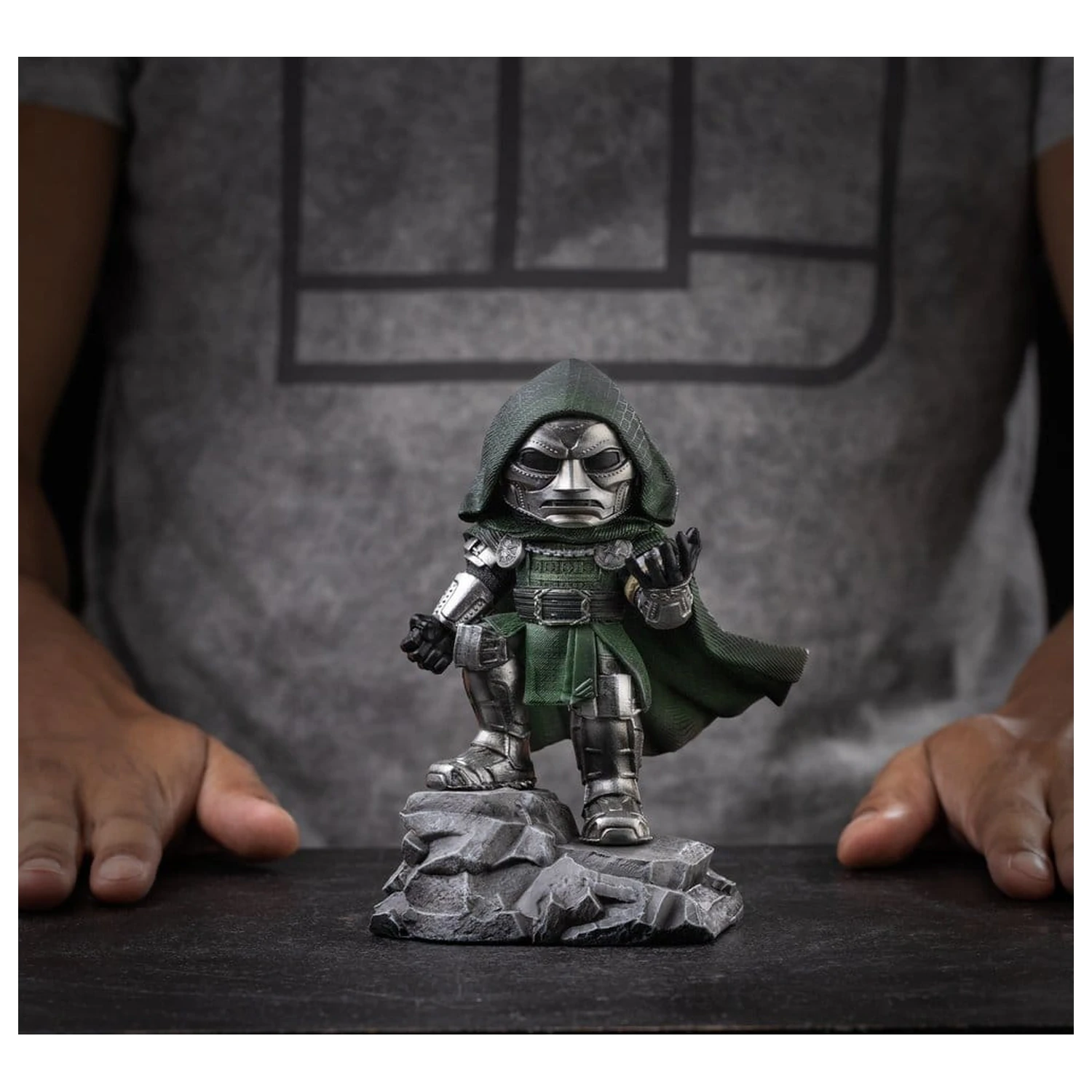 Avengers: Doomsday MiniCo socha Doctor Doom 15 cm produktová fotografia