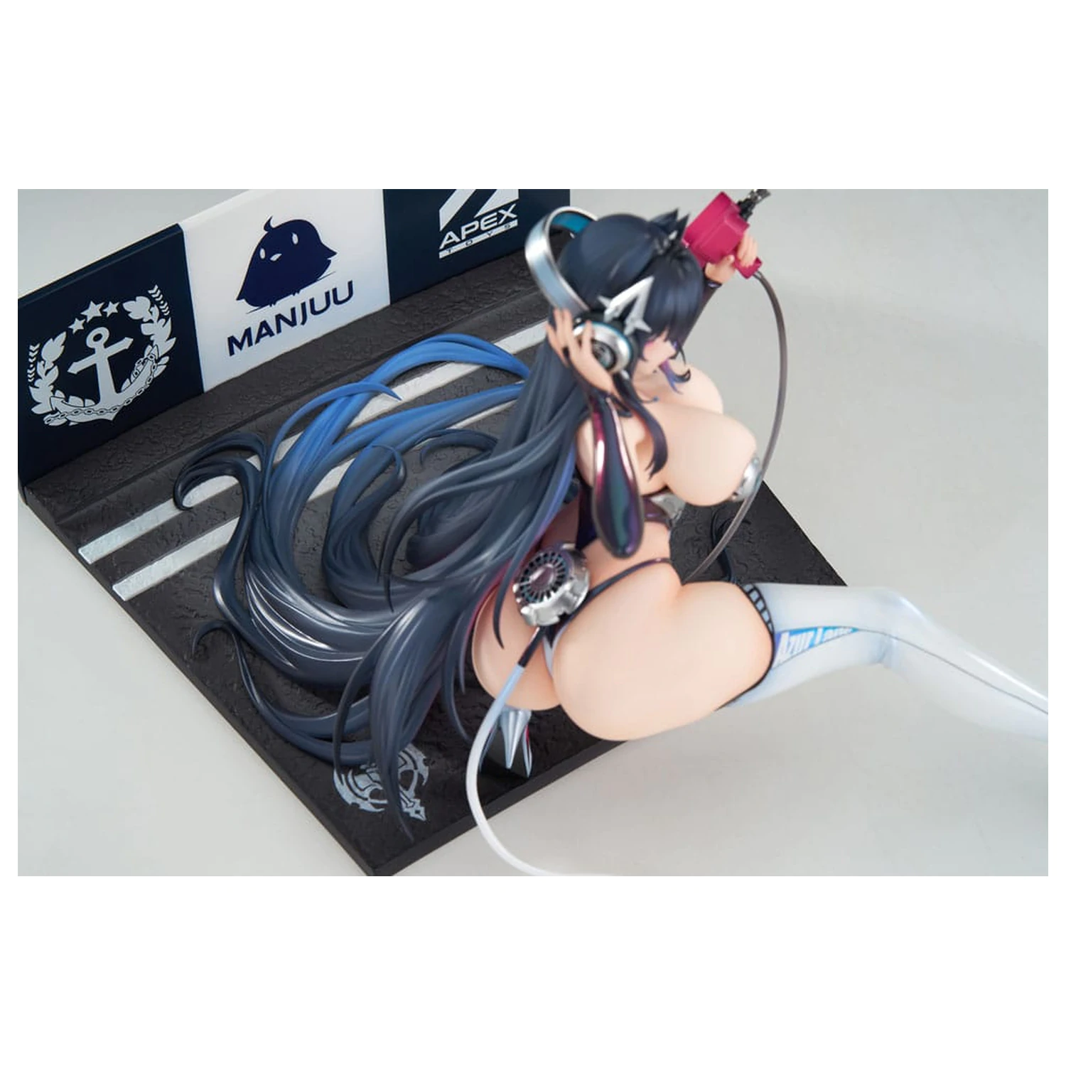 Azur Lane PVC socha 1/7 Strasbourg Faerie of the Race Circuit Ver. 16 cm produktová fotografia