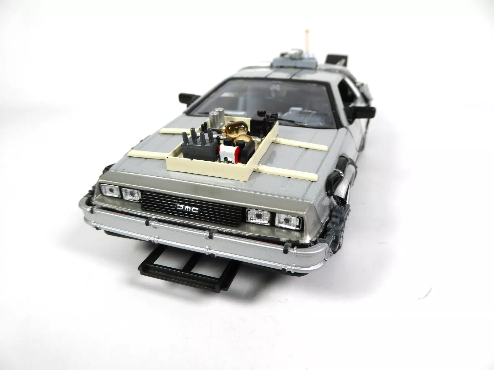 Back to the Future III Diecast model 1/24 ´81 DeLorean LK Coupe produktová fotografia