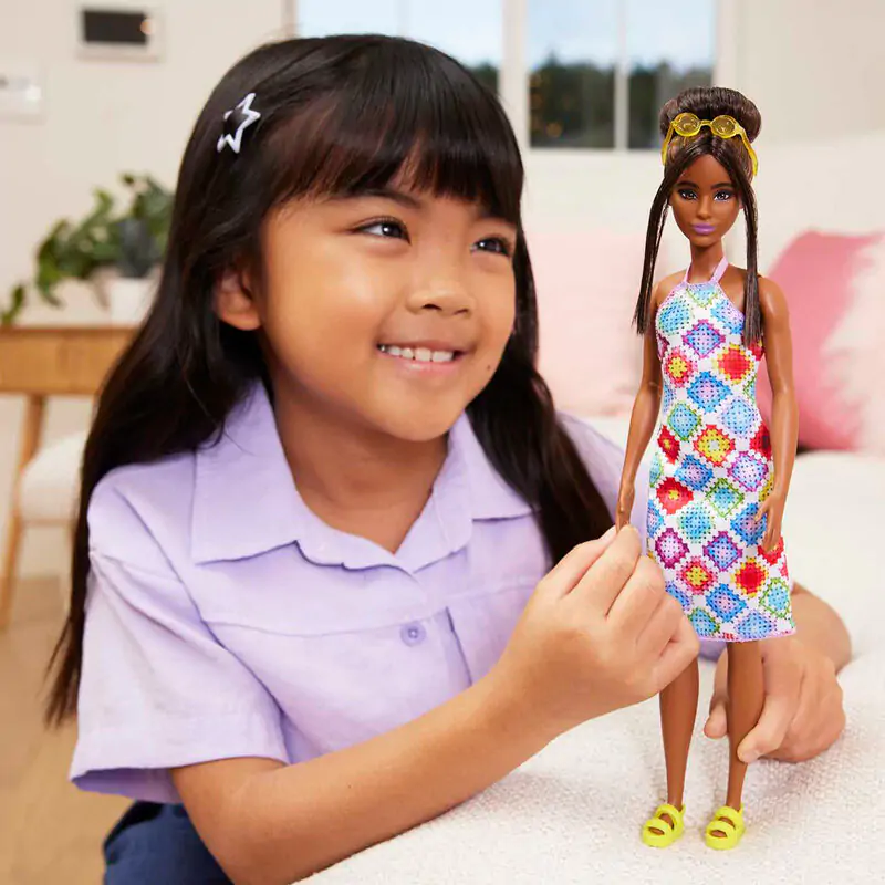 Barbie Fashionista háčkované šaty bábika produktová fotografia