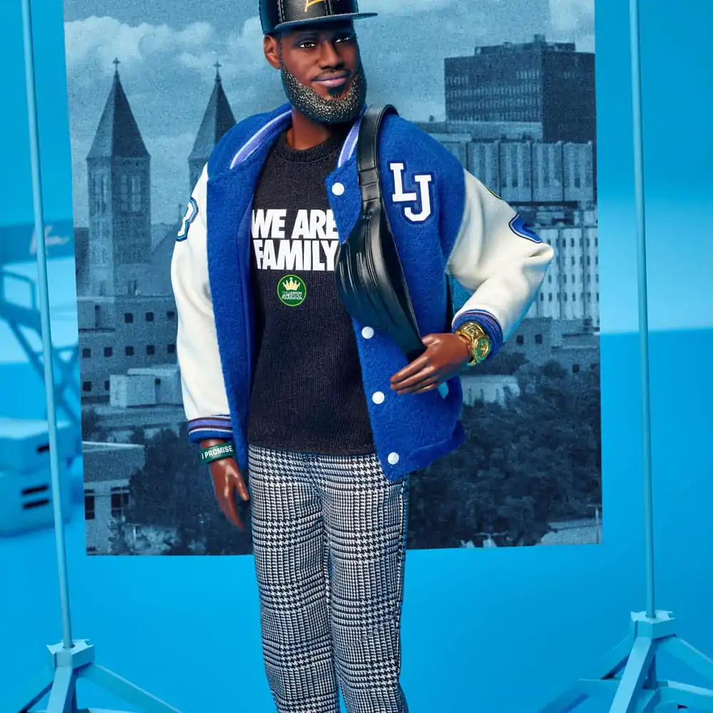 Barbie Signature bábika Fashion Kenbassador Lebron James produktová fotografia