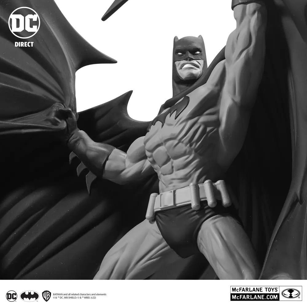 Batman Black & White Socha Batman by Denys Cowan 25 cm produktová fotografia