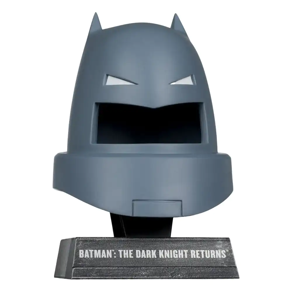 Batman DC Direct Mini Replika 1/3 Armoured Batman Cowl (Dark Knight Returns) 18 cm produktová fotografia