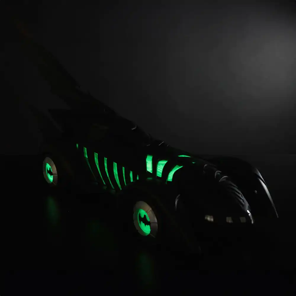 Batman Forever DC Multiverse vozidlo Batmobile Glow in the Dark Edition (Gold Label) 79 cm termékfotó