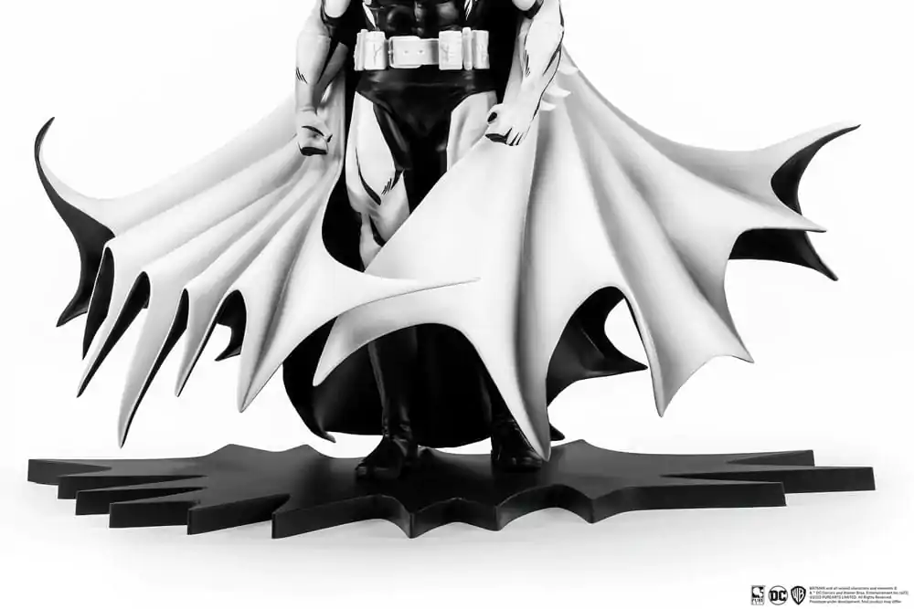 Batman PX PVC Socha 1/8 SDCC 2024 Batman Black & White Version 27 cm produktová fotografia