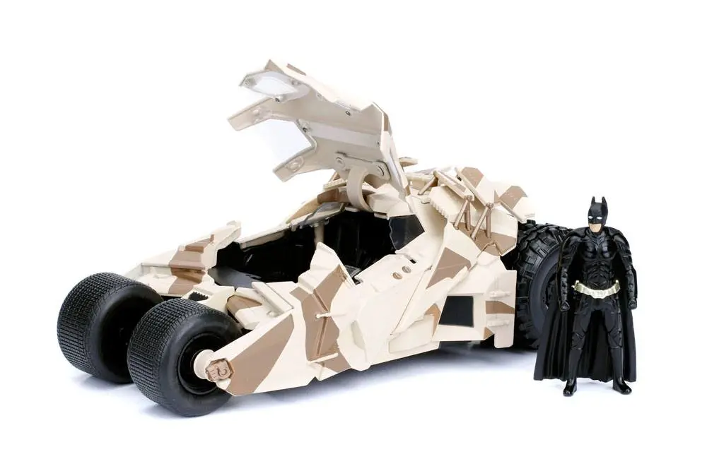 Batman The Dark Knight Diecast Model 1/24 2008 Batmobile Camo s figúrkou produktová fotografia