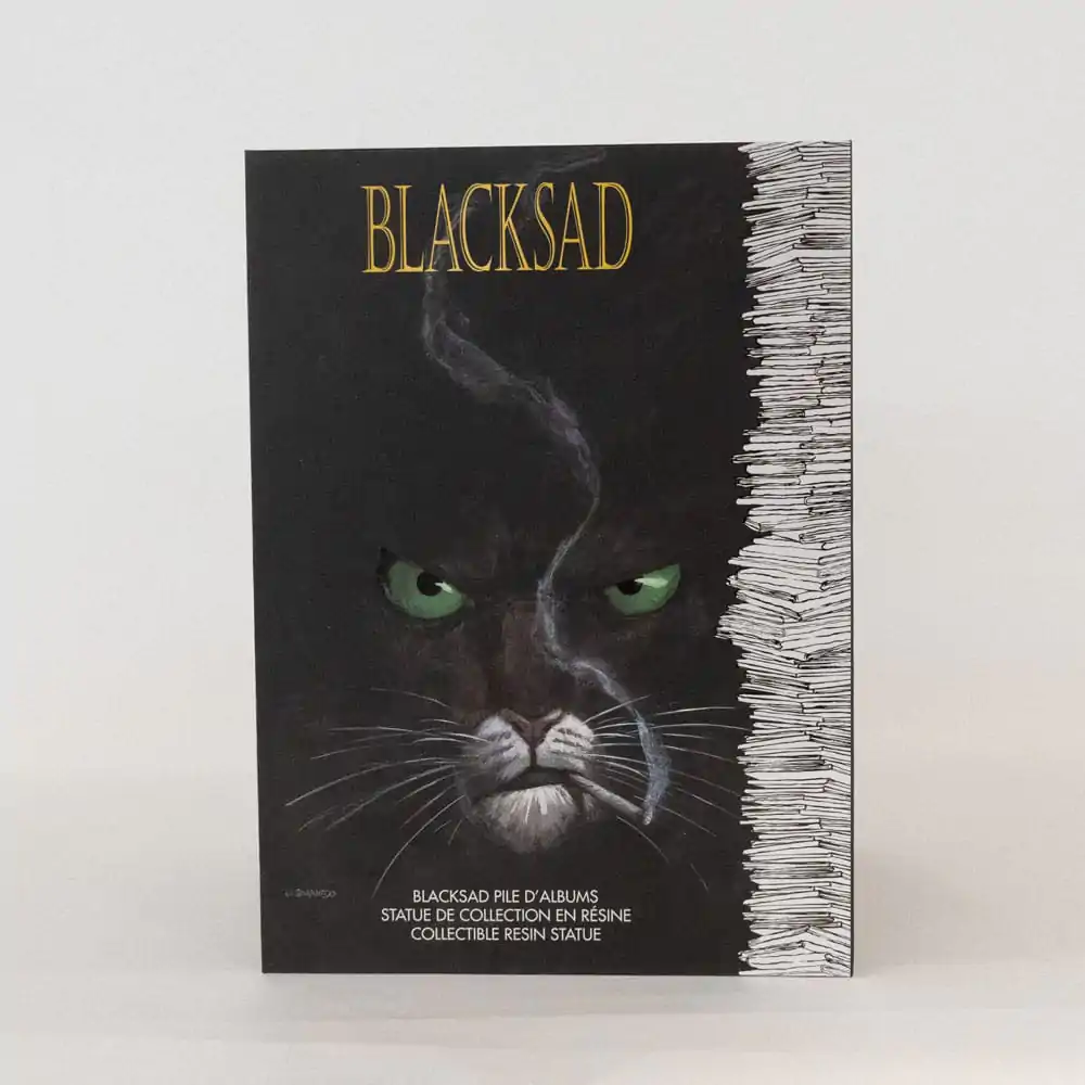 Blacksad: Figúrka Blacksad na kope komiksov produktová fotografia