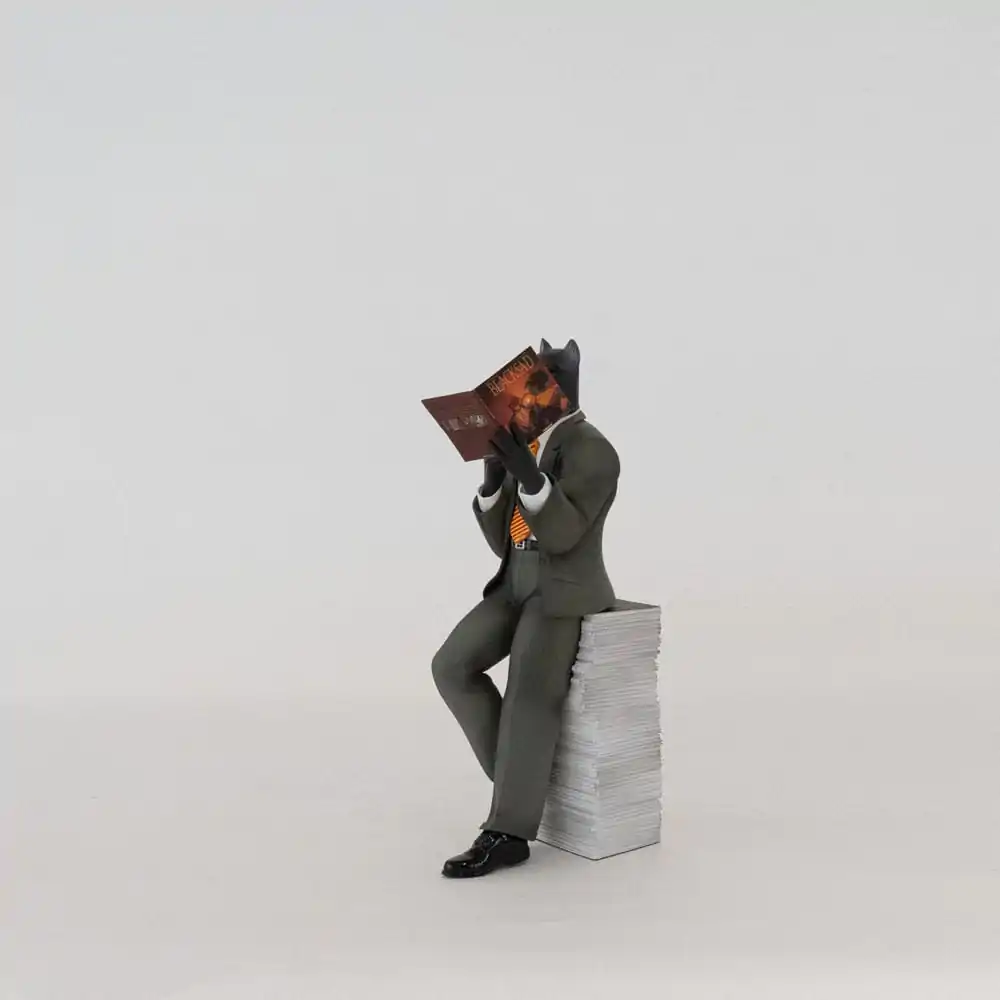 Blacksad: Figúrka Blacksad na kope komiksov produktová fotografia