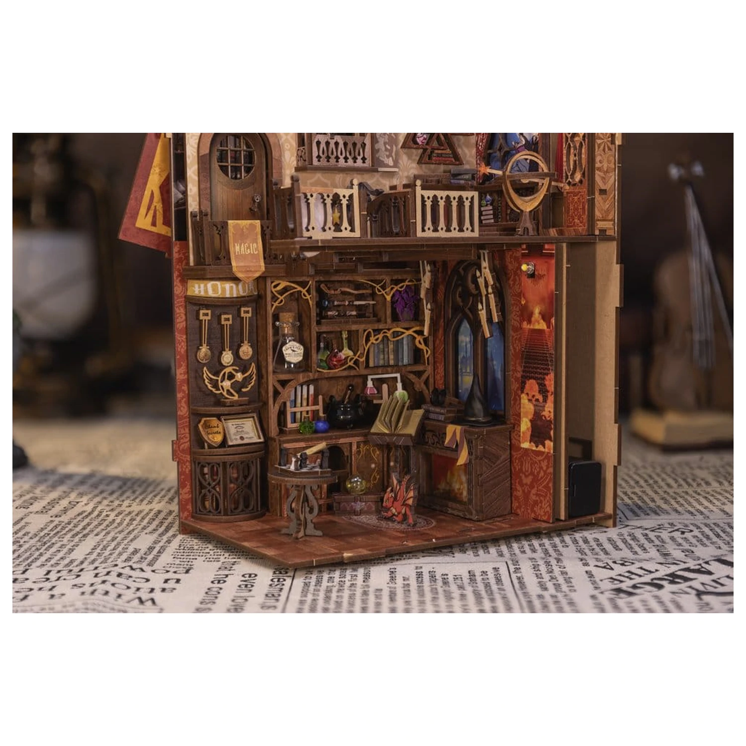Book Nook Flame Common Room 23 x 11 cm produktová fotografia