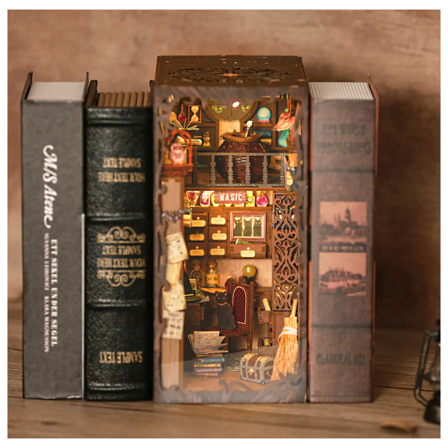 BOOK NOOK KIT DIY Magic Pharmacist 282 kusov + LED svetlo stavebnica produktová fotografia