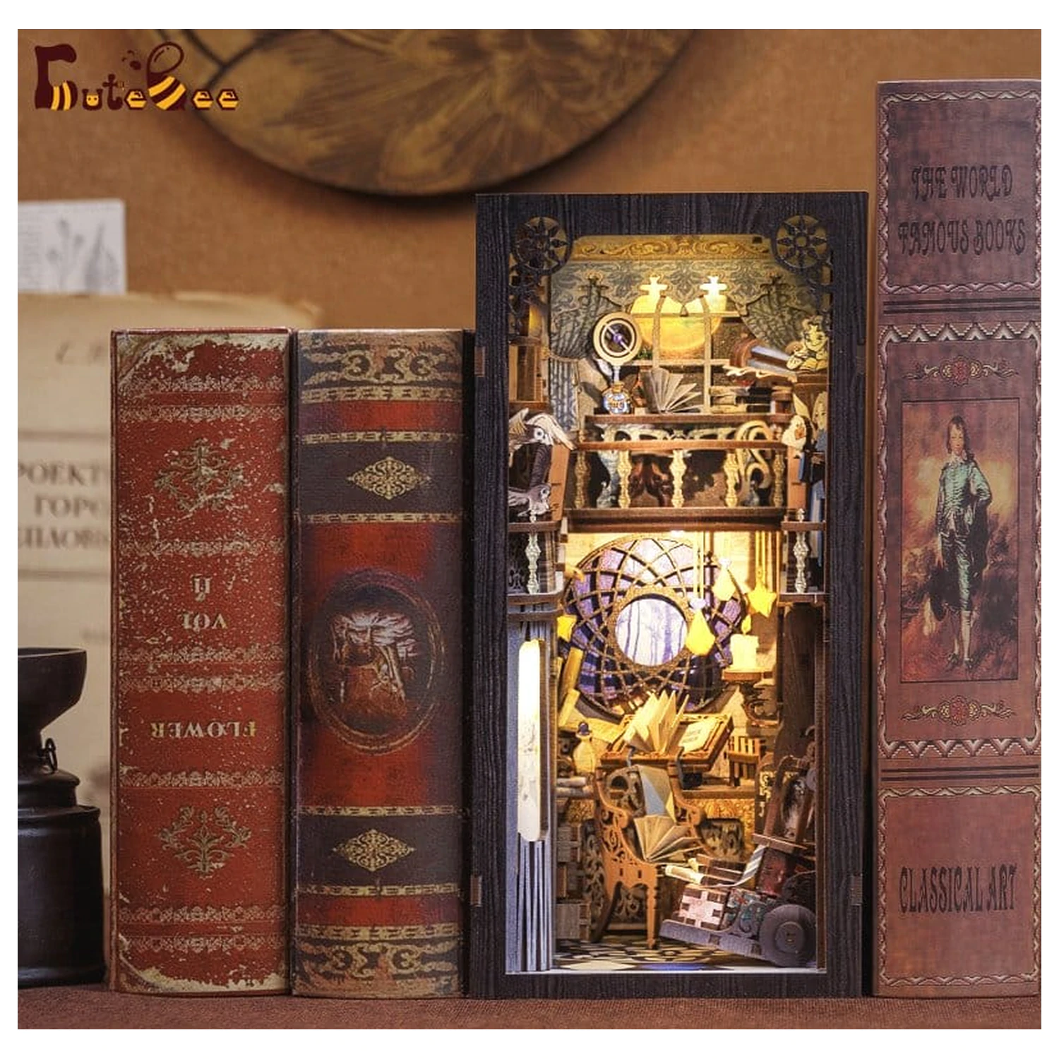 Book Nook Nebula Common Room 23 x 11 cm produktová fotografia