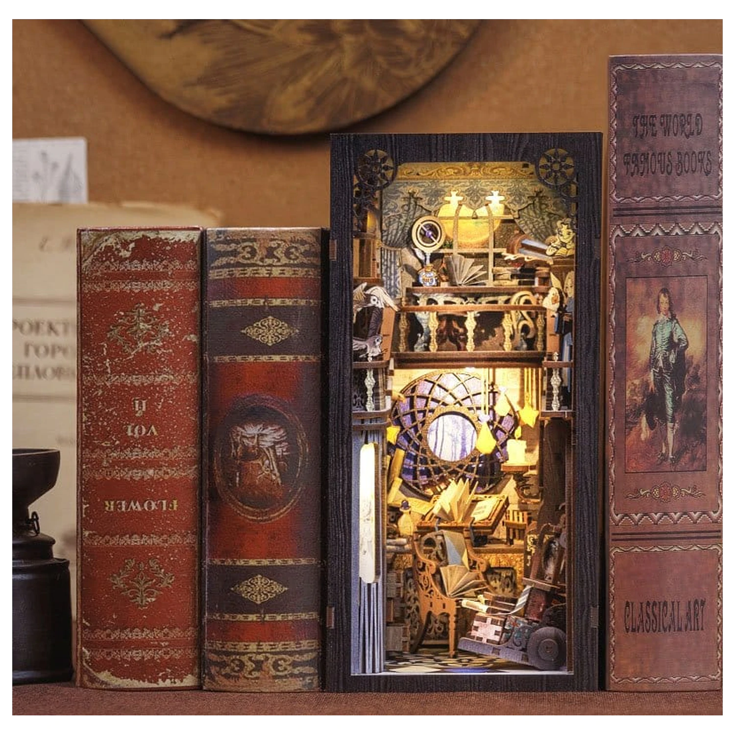Book Nook Nebula Common Room 23 x 11 cm produktová fotografia