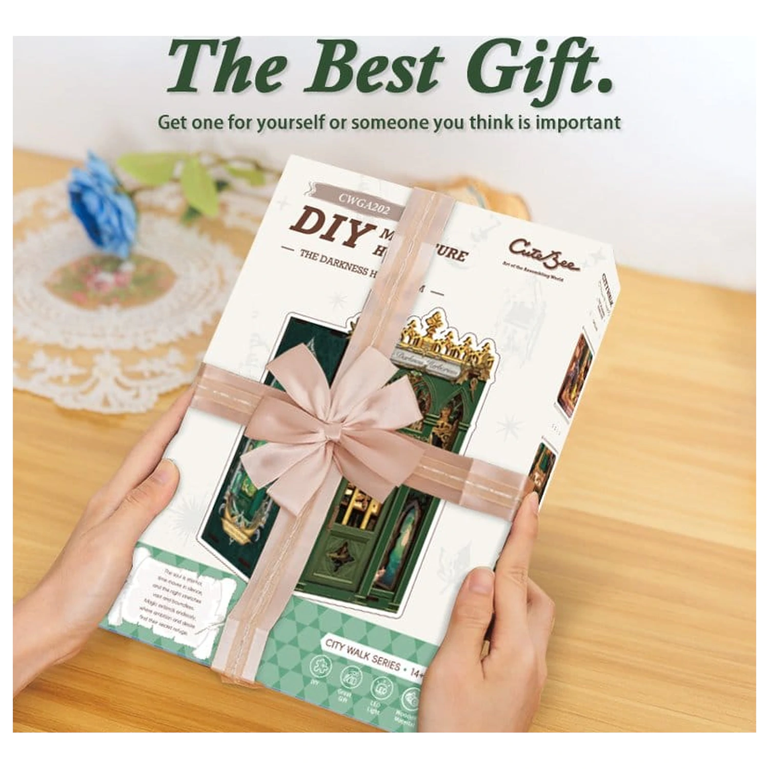 Book Nook The Darkness Herbarium 17 x 12 cm produktová fotografia