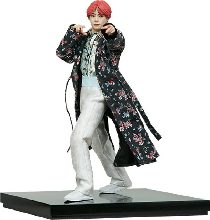 BTS Idol Collection PVC Socha V Deluxe 23 cm produktová fotografia