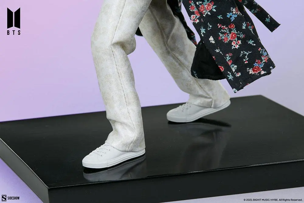 BTS Idol Collection PVC Socha V Deluxe 23 cm produktová fotografia