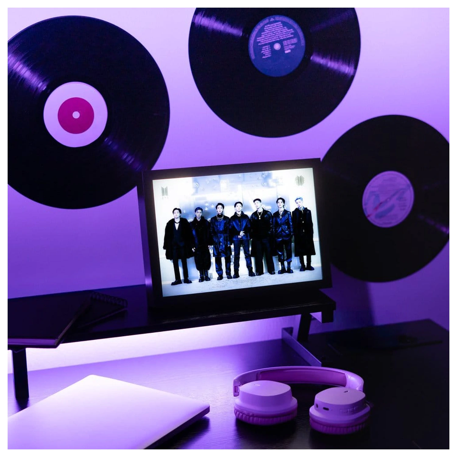 BTS Rámovaná LED tlač produktová fotografia
