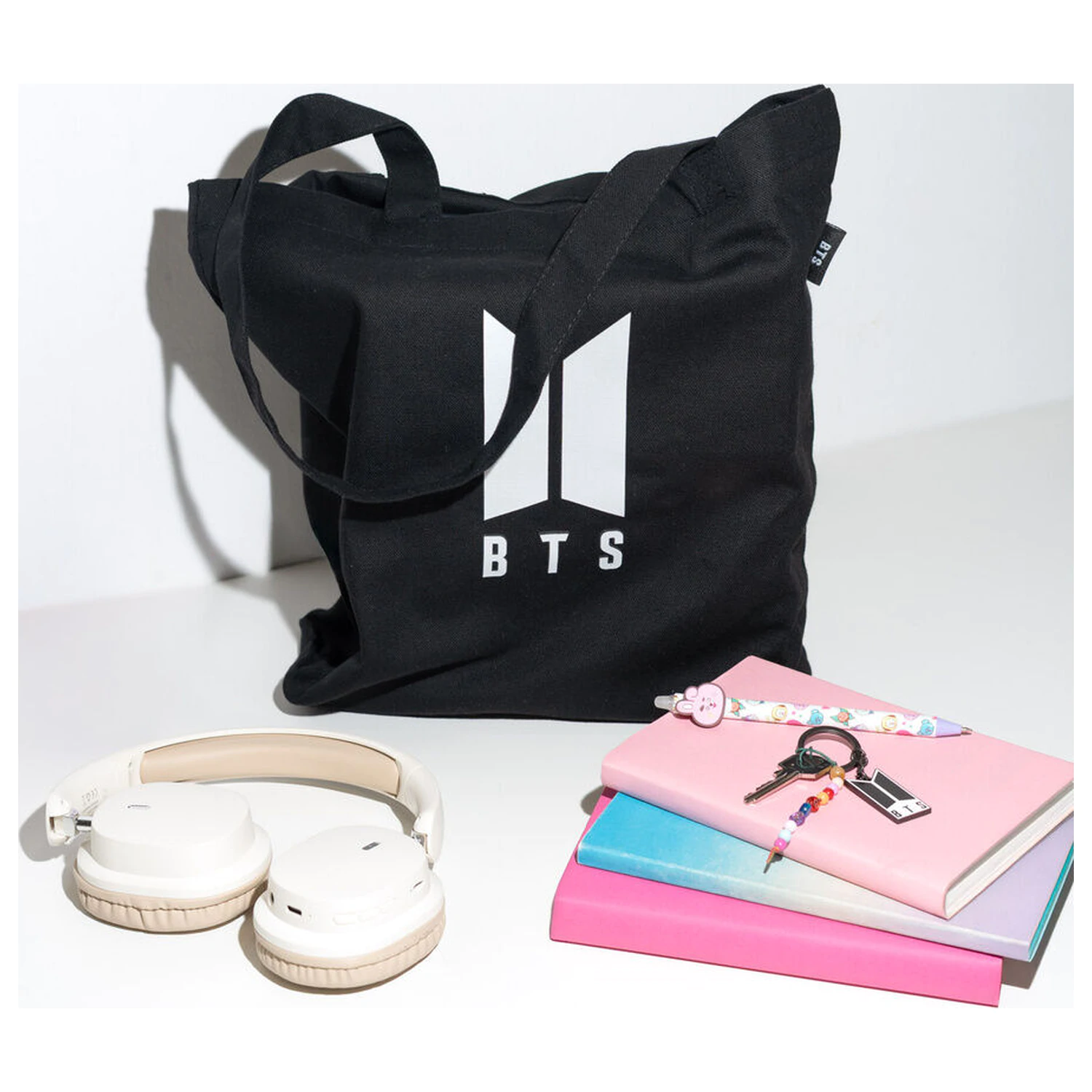 BTS logo taška produktová fotografia