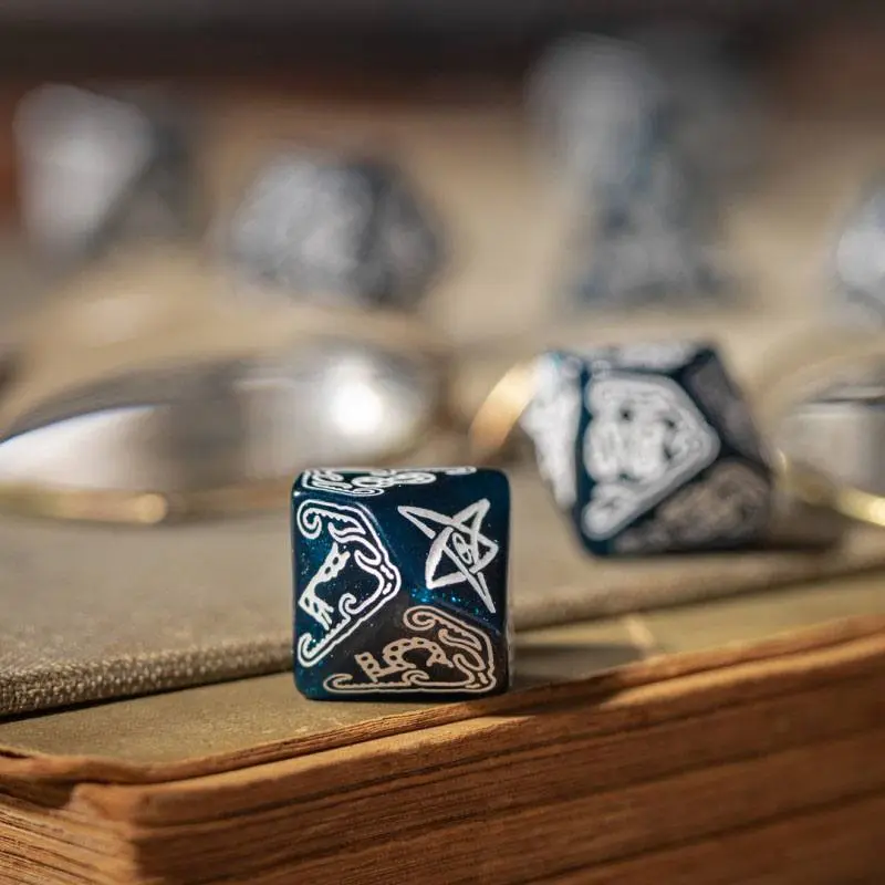 Call of Cthulhu Dice Set Abyssal & White (7 ks) termékfotó