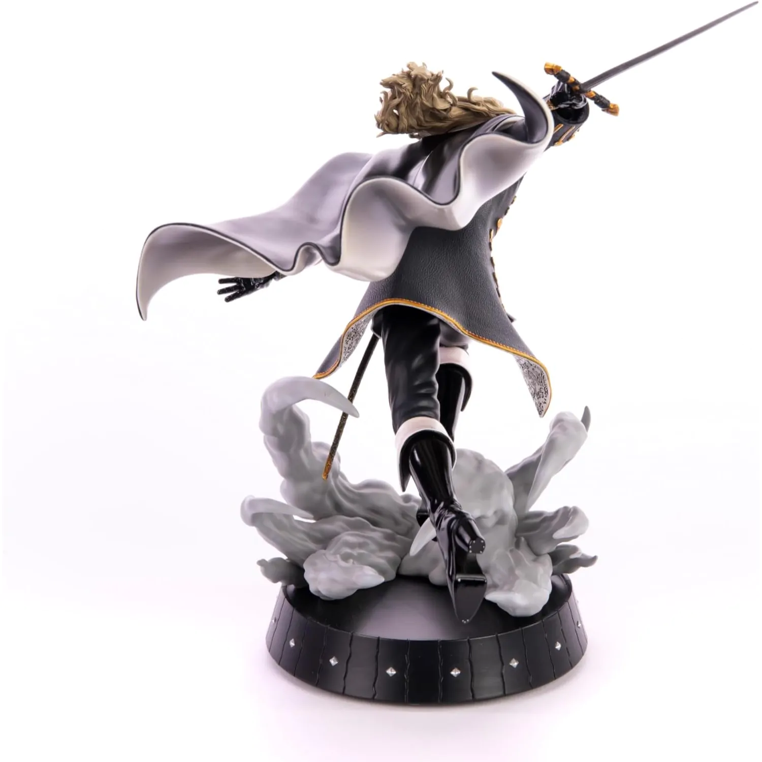 Castlevania Symphony of the Night Socha Dash Attack Alucard 30 cm produktová fotografia