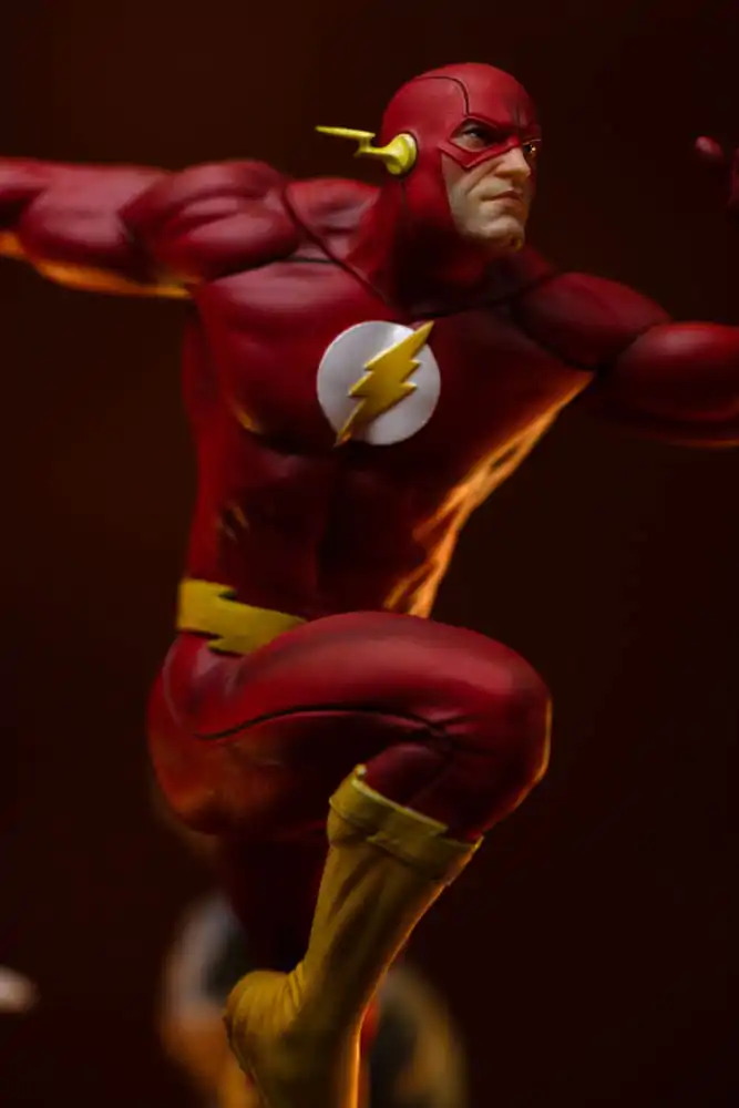 DC Comics Art Scale Socha 1/10 Flash 25 cm produktová fotografia