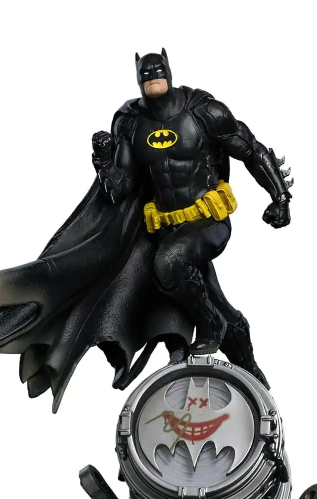 DC Comics BDS Art Scale Socha 1/10 Batman Deluxe (Black Version Exclusive) heo EU Exclusive 30 cm produktová fotografia