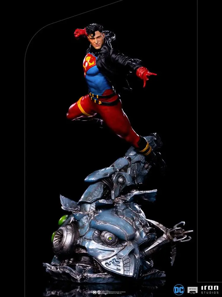 DC Comics Deluxe Art Scale Statue 1/10 Superboy 28 cm termékfotó