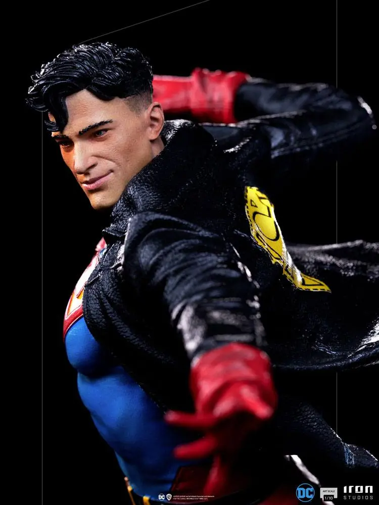 DC Comics Deluxe Art Scale Statue 1/10 Superboy 28 cm termékfotó