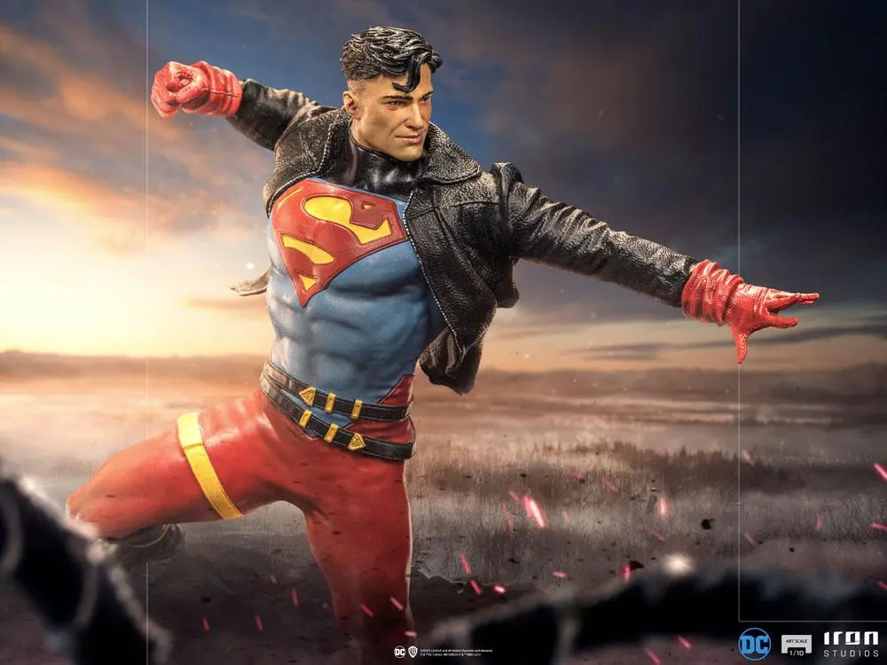 DC Comics Deluxe Art Scale Statue 1/10 Superboy 28 cm termékfotó