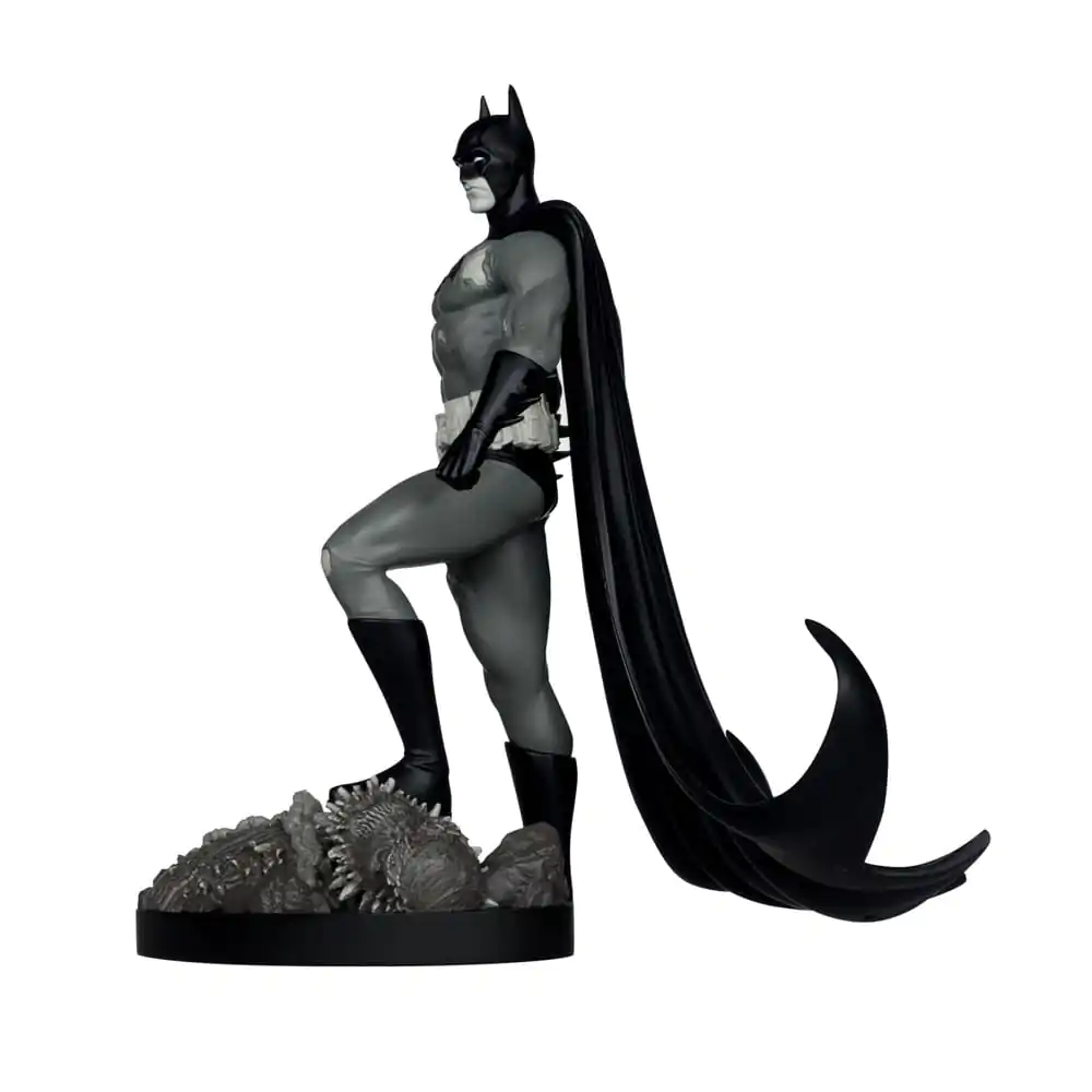 DC Direct Socha 1/10 Batman od Bjorn Barends (Black White) 18 cm produktová fotografia