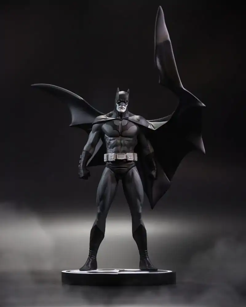 DC Direct Resin Statue Batman Black & White Batman (by Jorge Jimenez) 27 cm termékfotó